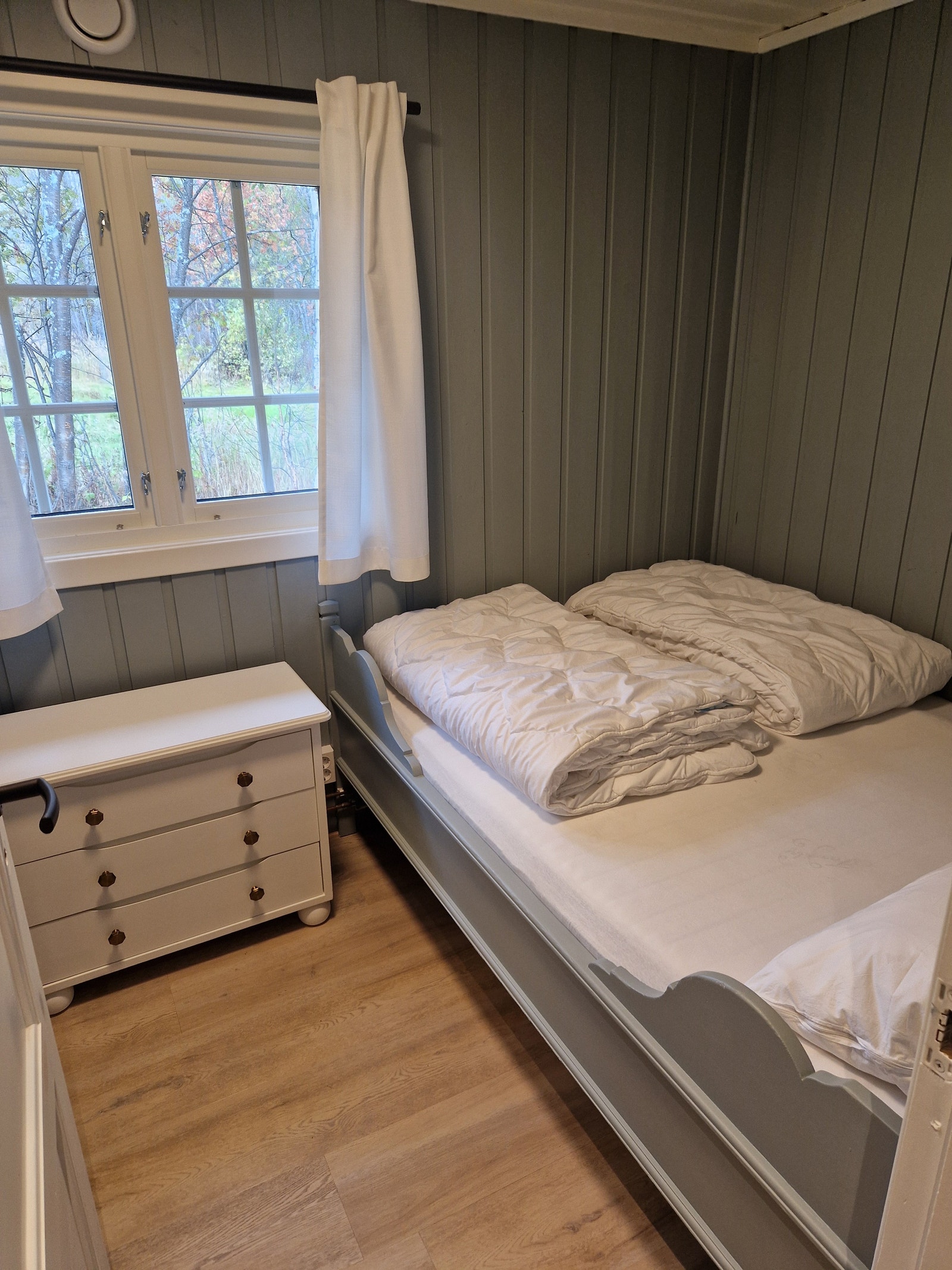 Soverom med dobbeltseng Galleribilde