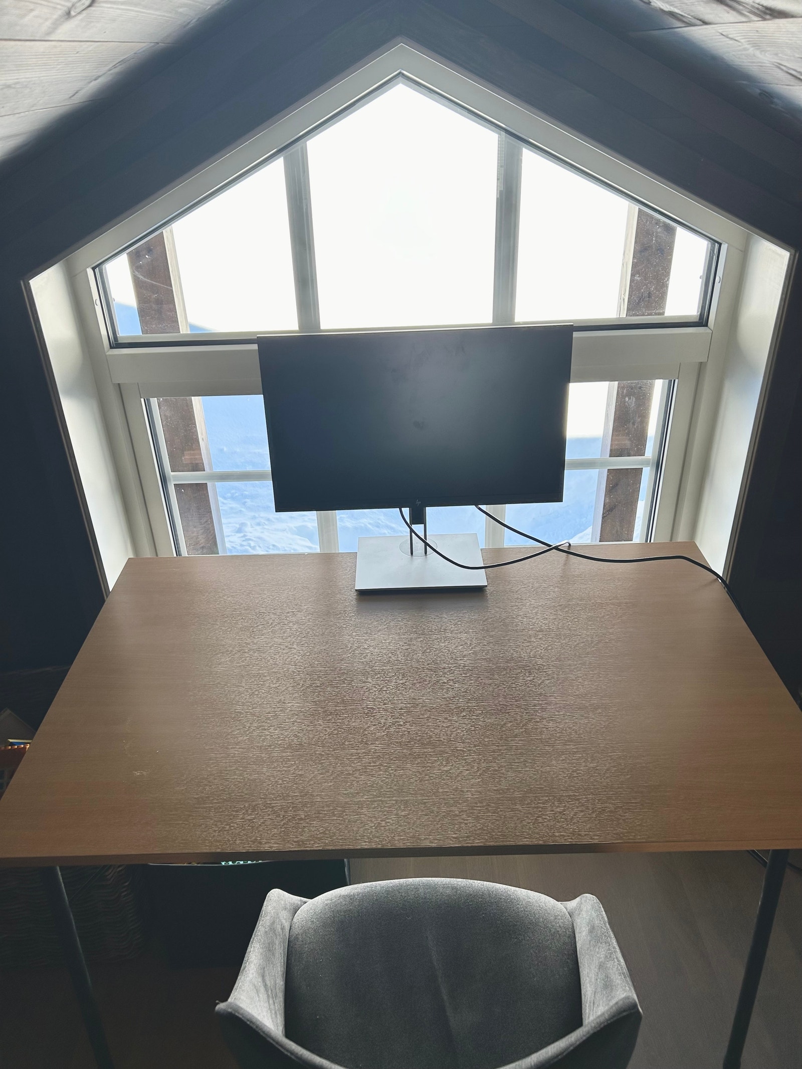 Hyttekontor m/skjerm & tastatur Galleribilde