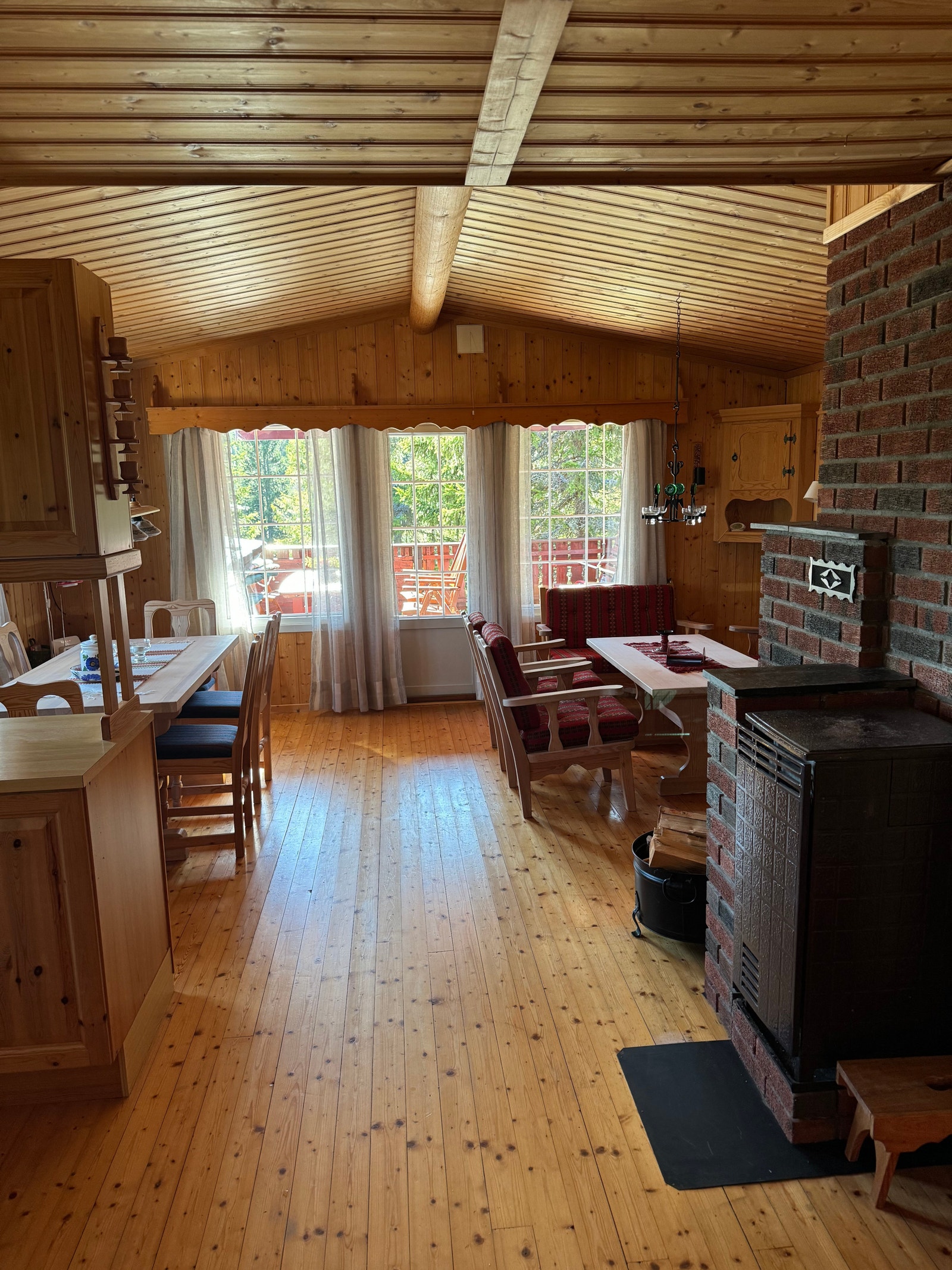 Fra gang og ut mot stue. Galleribilde