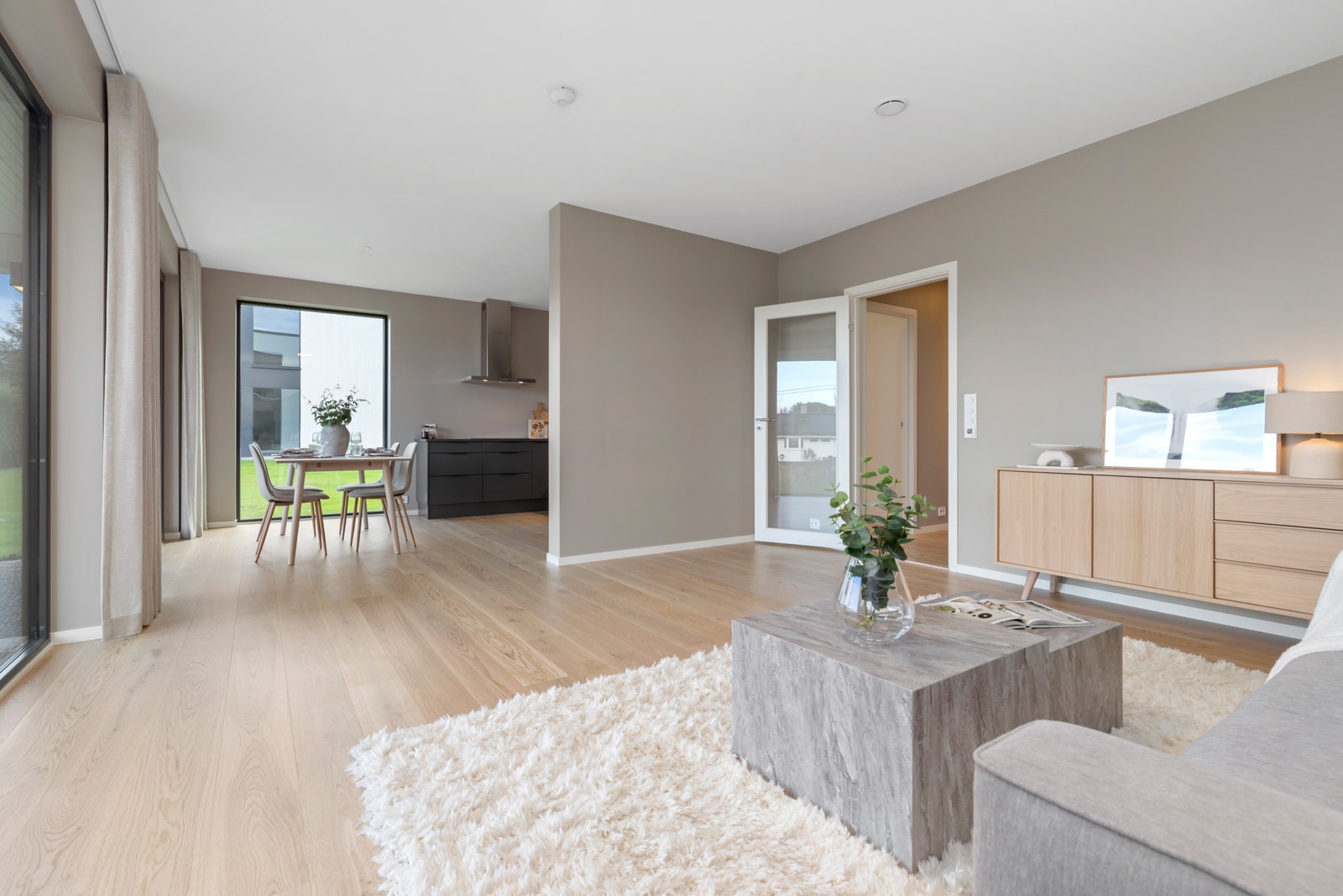 Bustadane blir levert med høg standard, med moglegheit for tilpassing av eigne farge- og materialval. Galleribilde