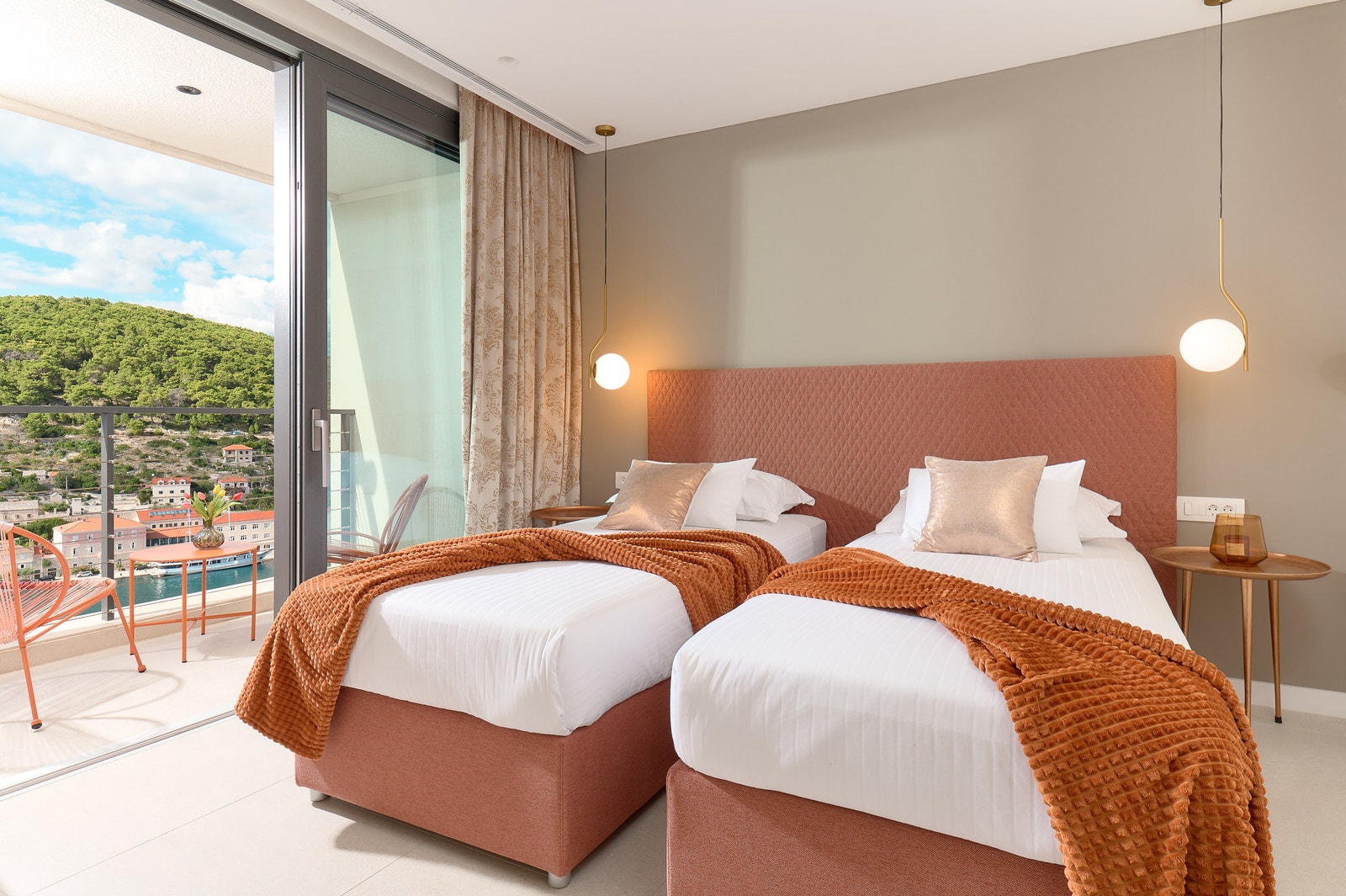 Soverom 4, to store twin senger (90cm hver) Galleribilde