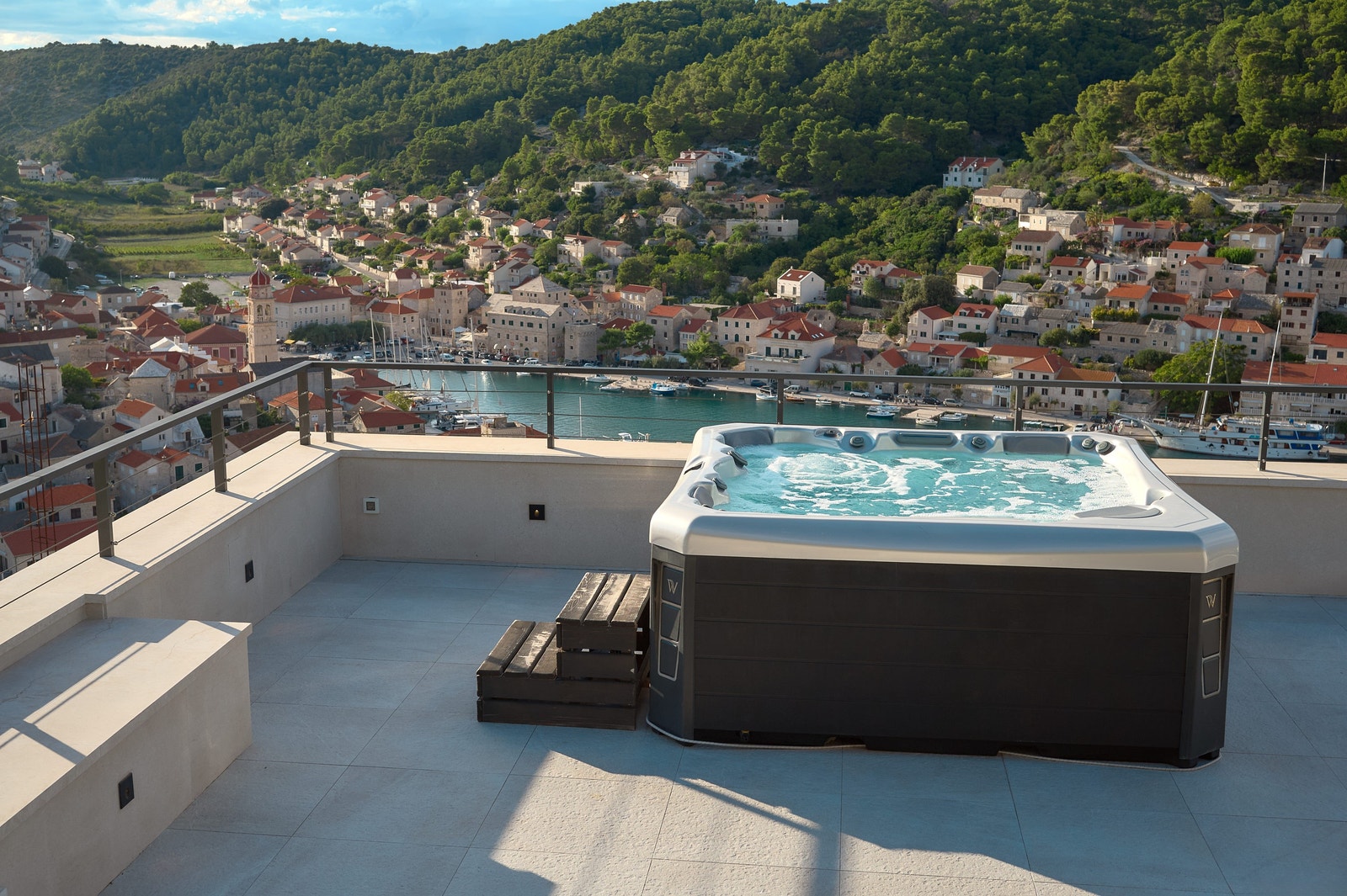 Takterasse med jacuzzi Galleribilde