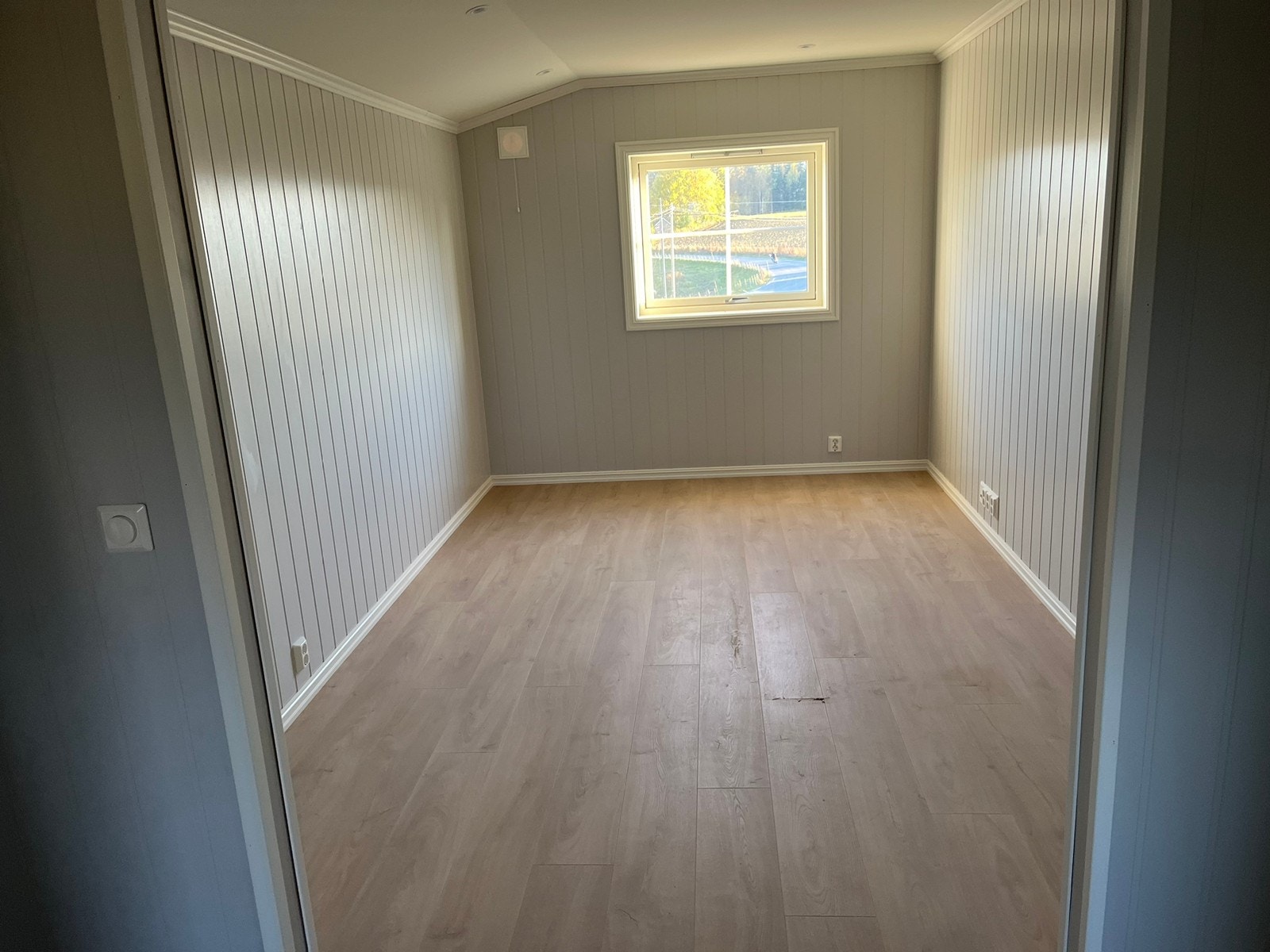 Stor stue 2 etg u/møbler Galleribilde