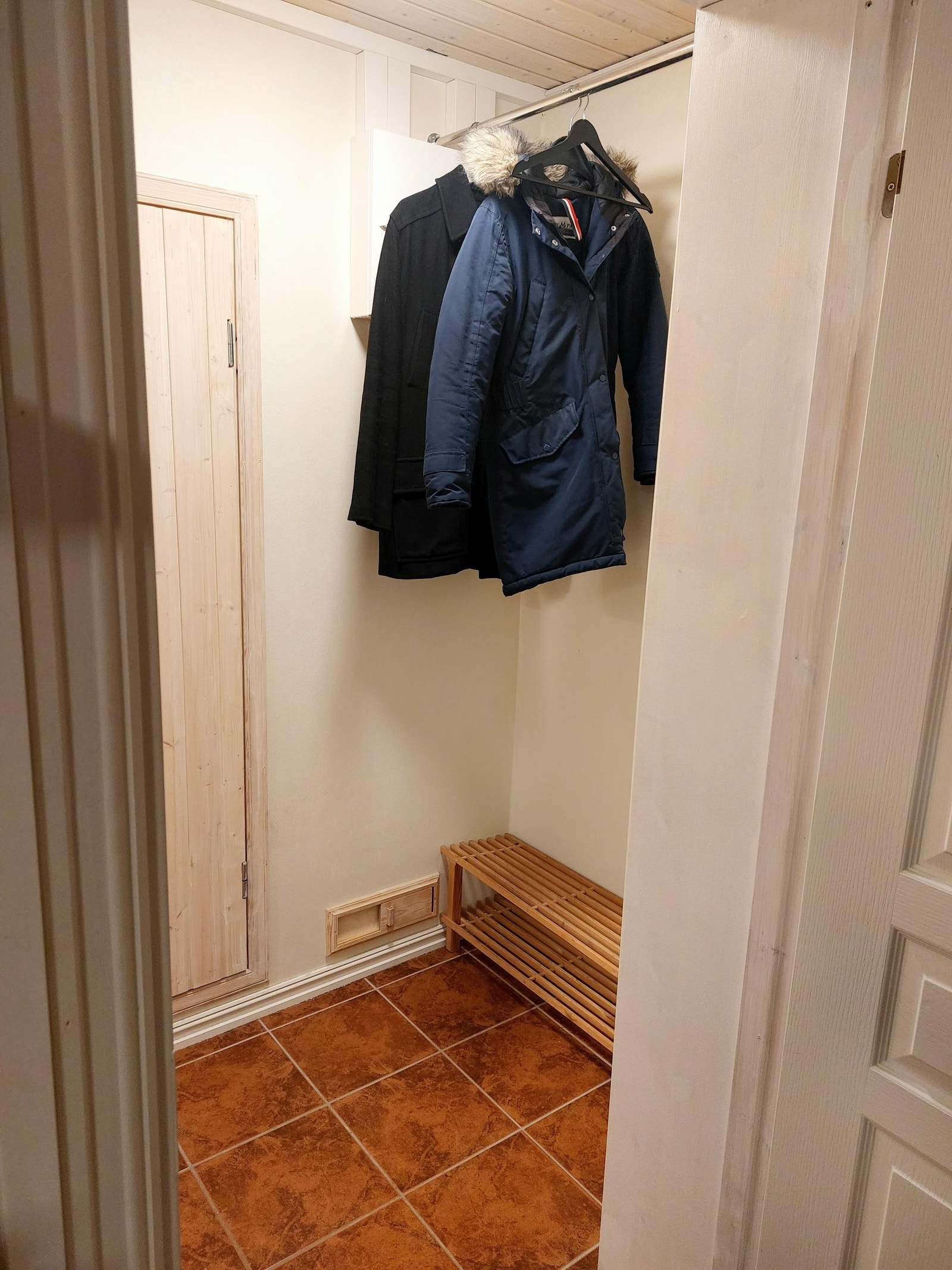 Garderobe Galleribilde