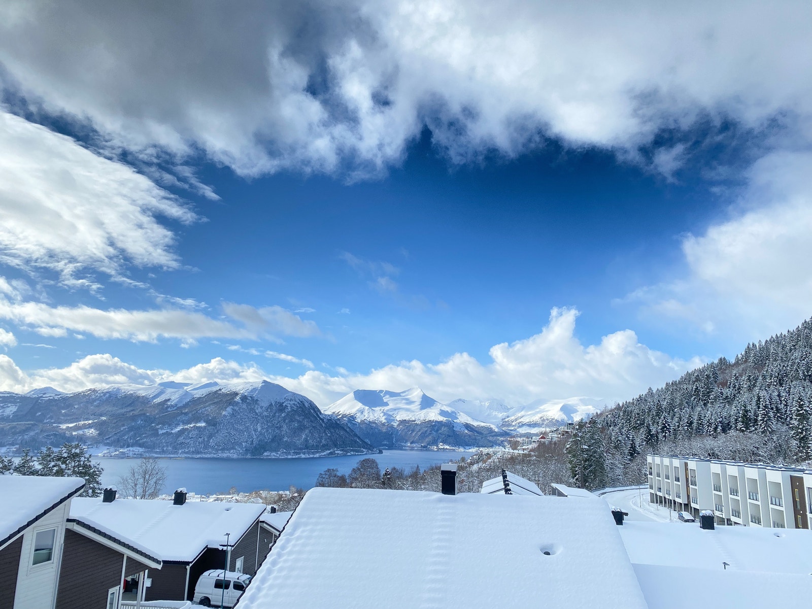 Utsikt frå visningsbustad i hus nr. 13. Galleribilde