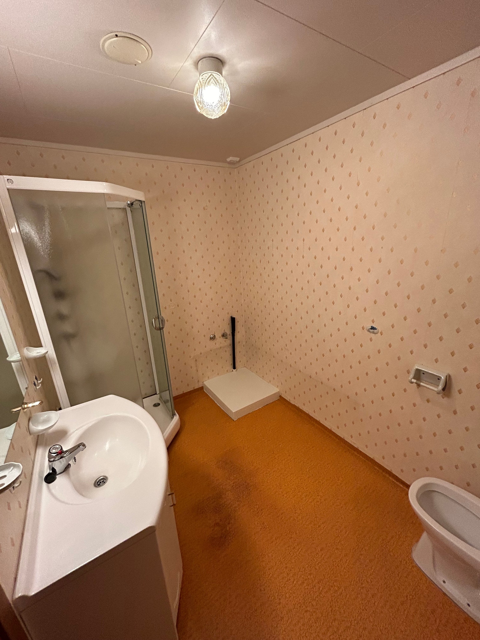 Bad. Opplegg for vaskemaskin. Galleribilde