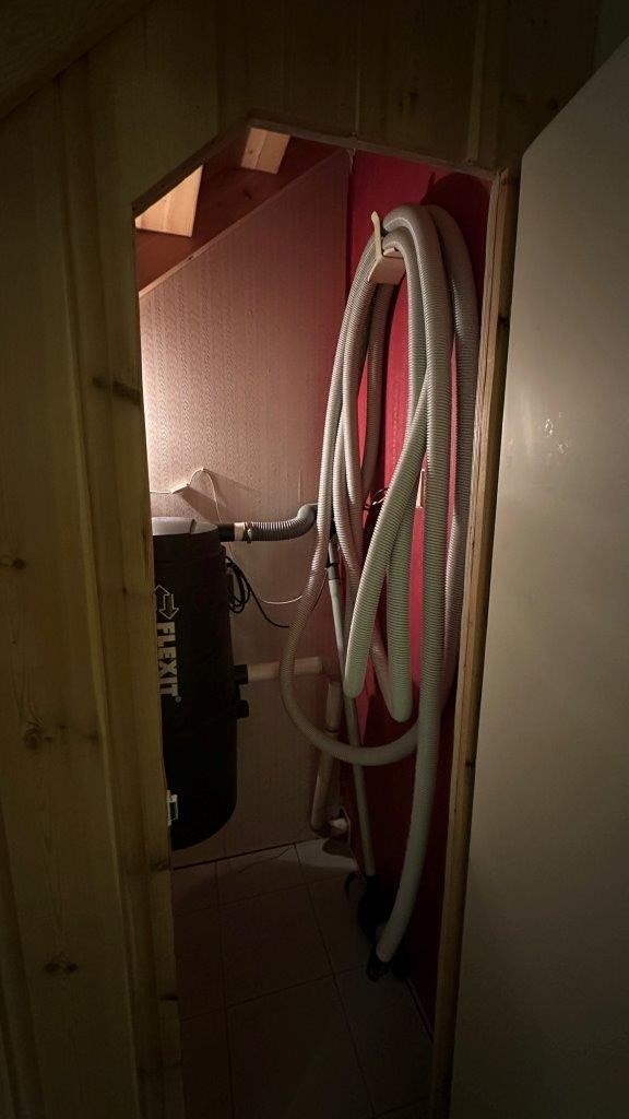 Sentralstøvsugar under trapp (tilkobling alle etasjer) Galleribilde
