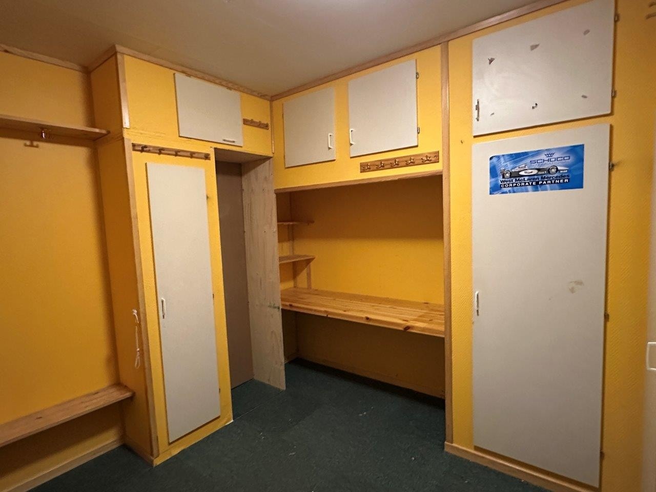 Hobbyrom/kontor kjellar Galleribilde