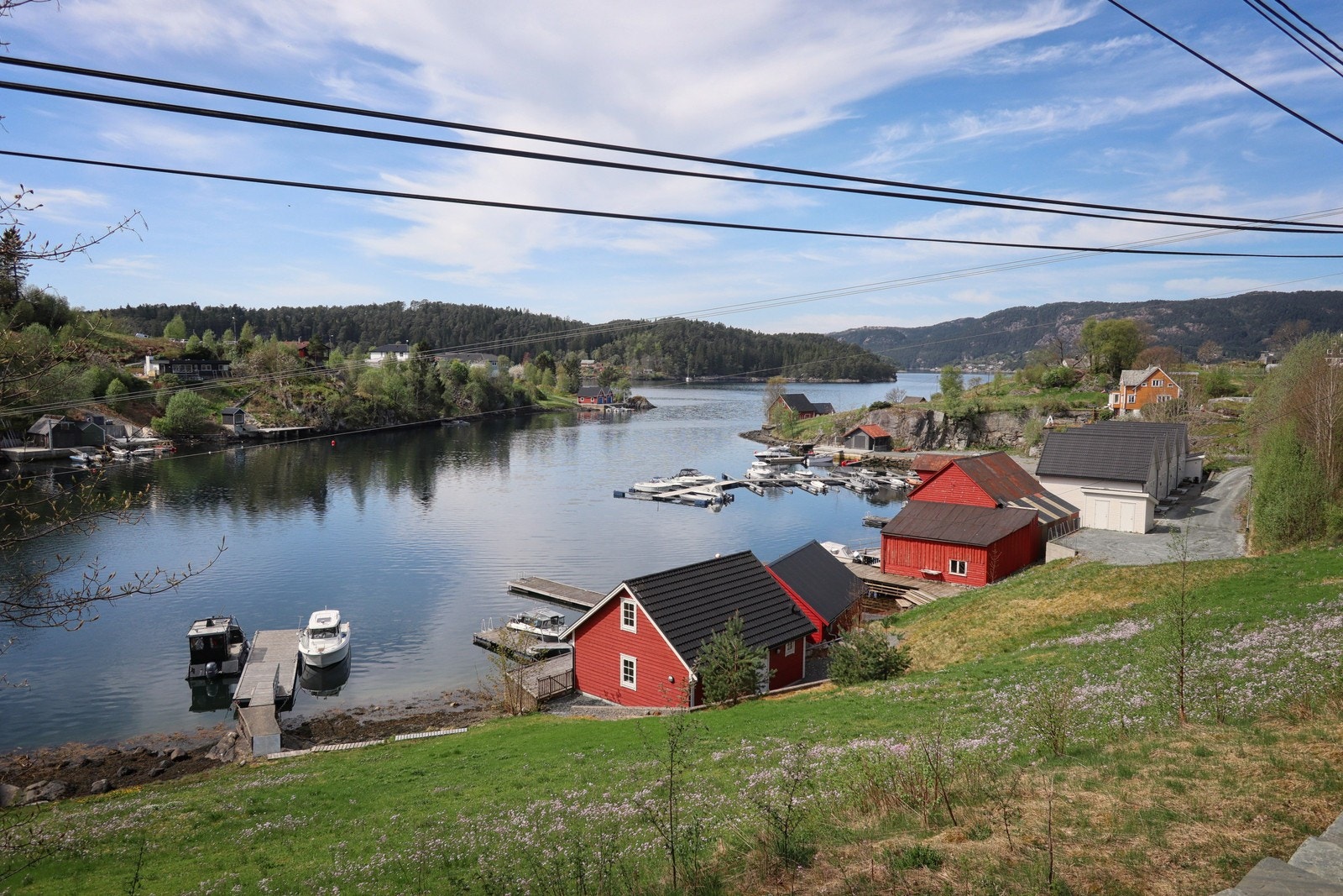 Søvikvågen- badestrand og stupebrett. 10 minutters gange fra Lysetunet Galleribilde