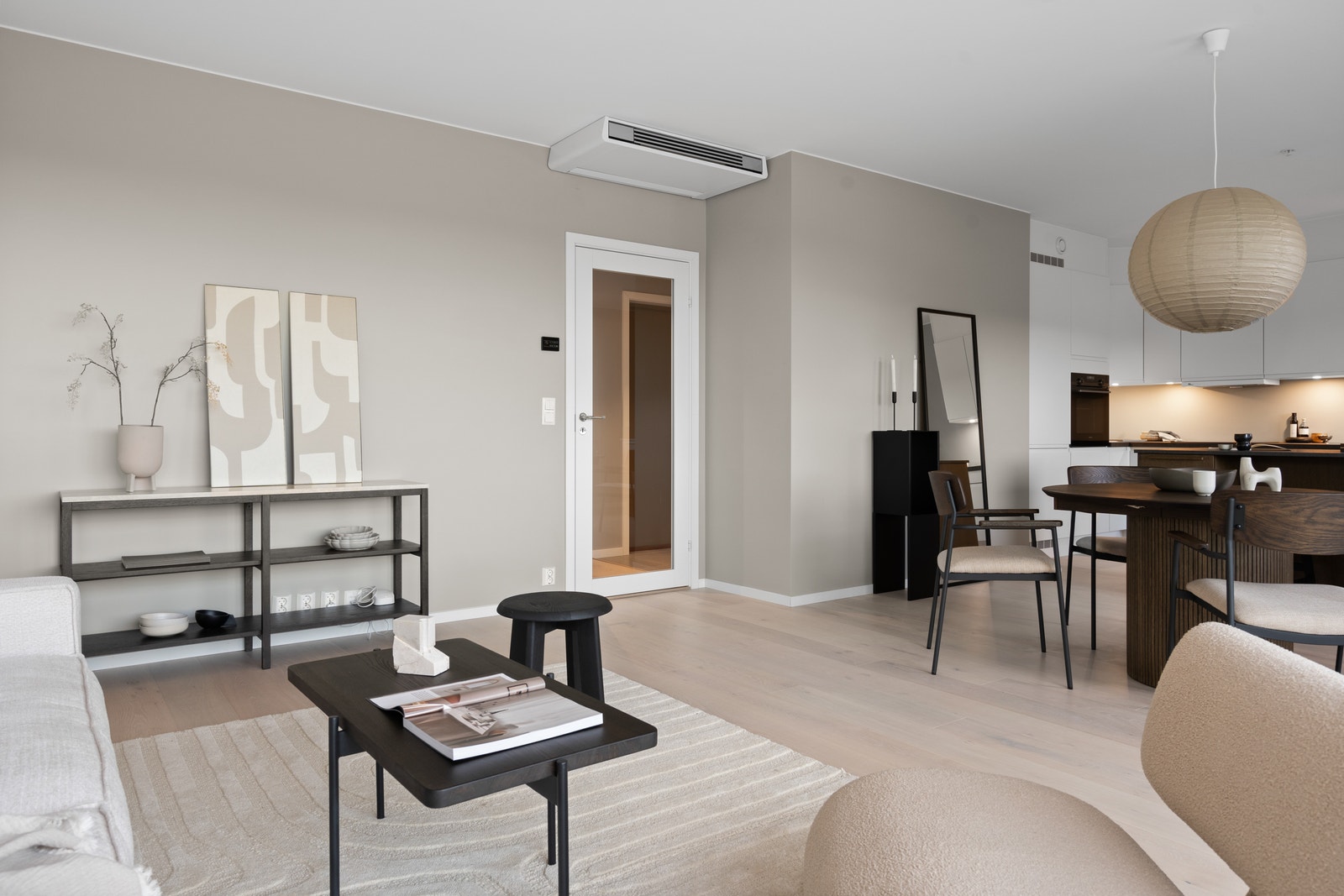 Her har du stue/kjøkken på hele 41 m2, som du kan innrede til ditt drømmehjem! Galleribilde