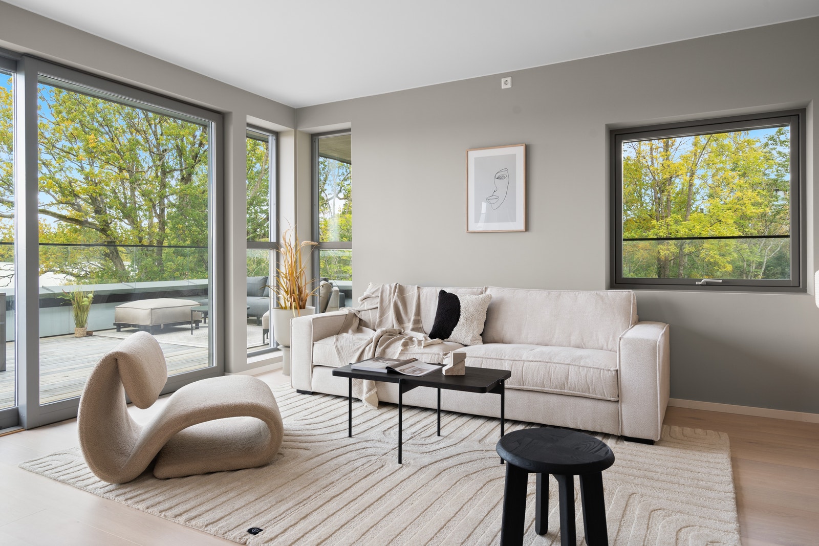 Lys og trivelig stue. Galleribilde