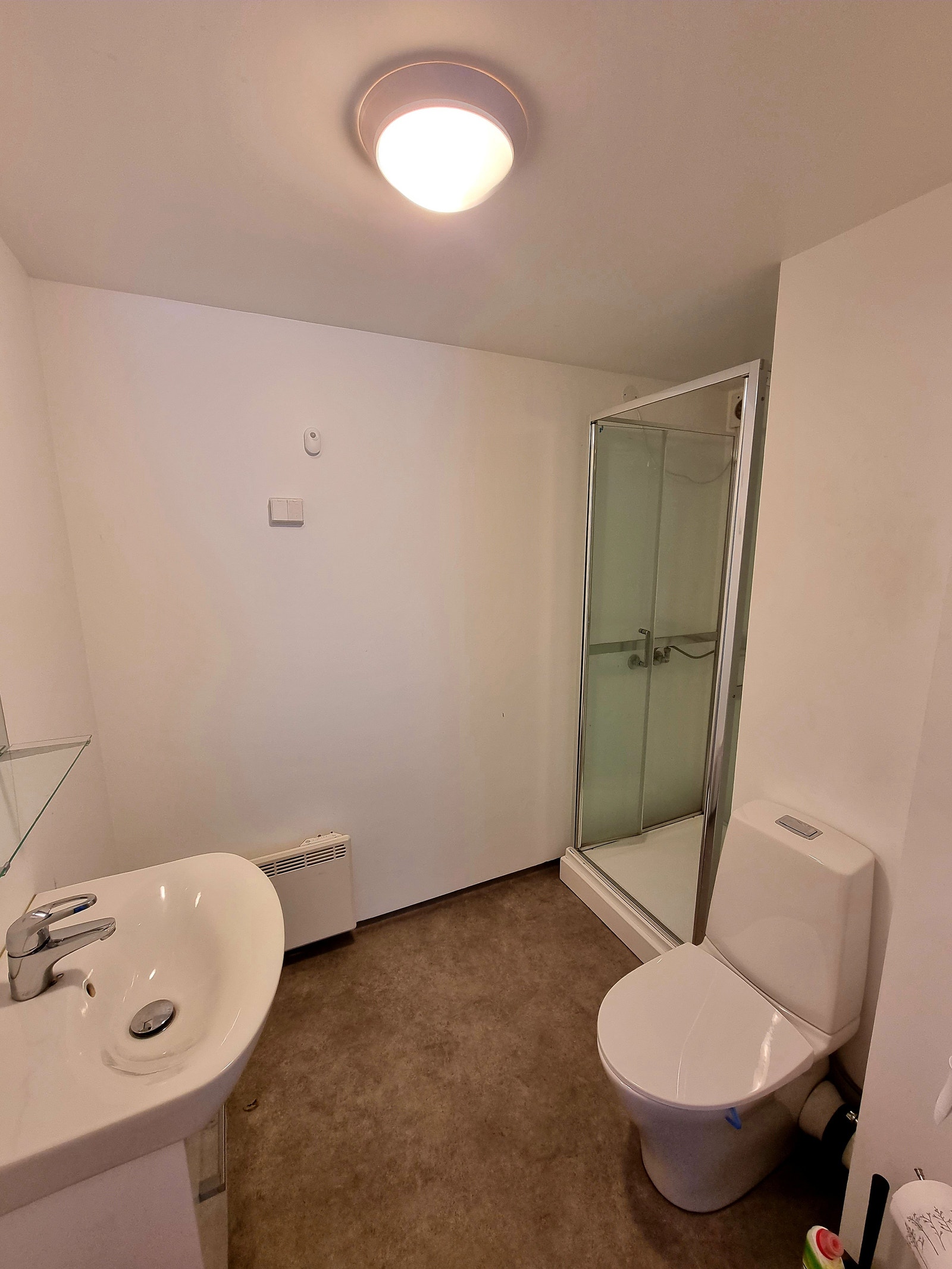 Bad med opplegg for vaskemaskin Galleribilde