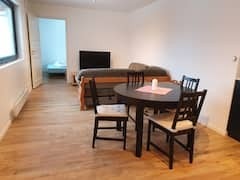 Leiligheten er nå fullt møblert men kan også leies ut umøblert Galleribilde