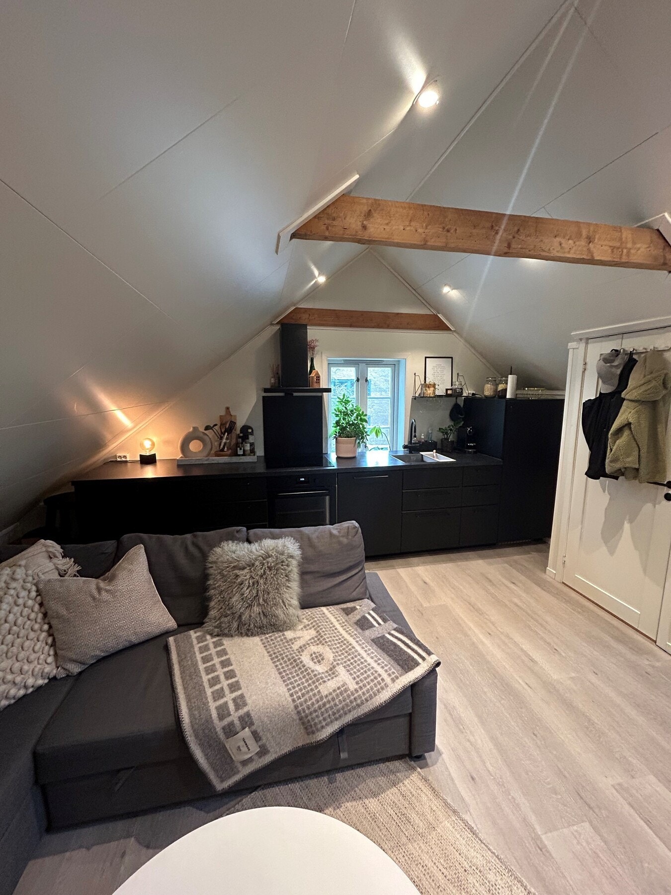 Døra viser hvor inngangen til leiligheten er Galleribilde