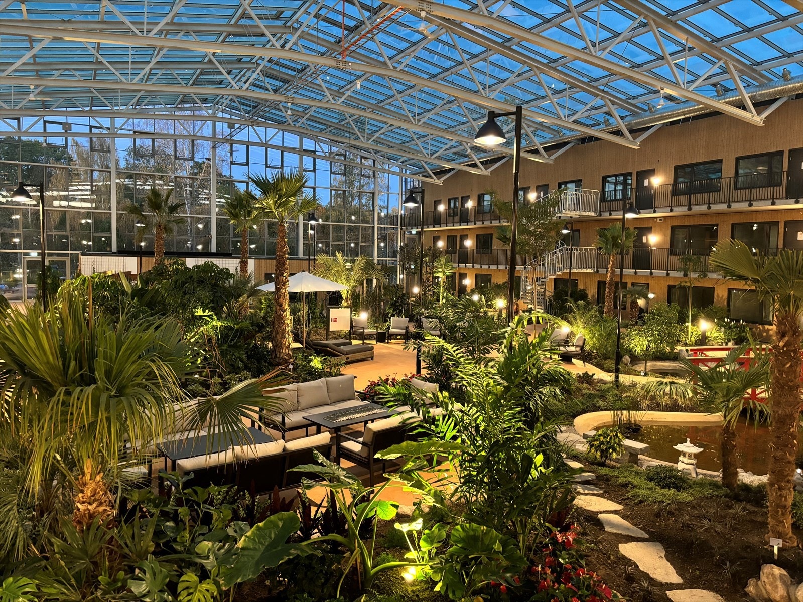 Et herlig bokonsept med vinterhage og temperaturstyrt klima med den franske rivieran som forbilde Galleribilde