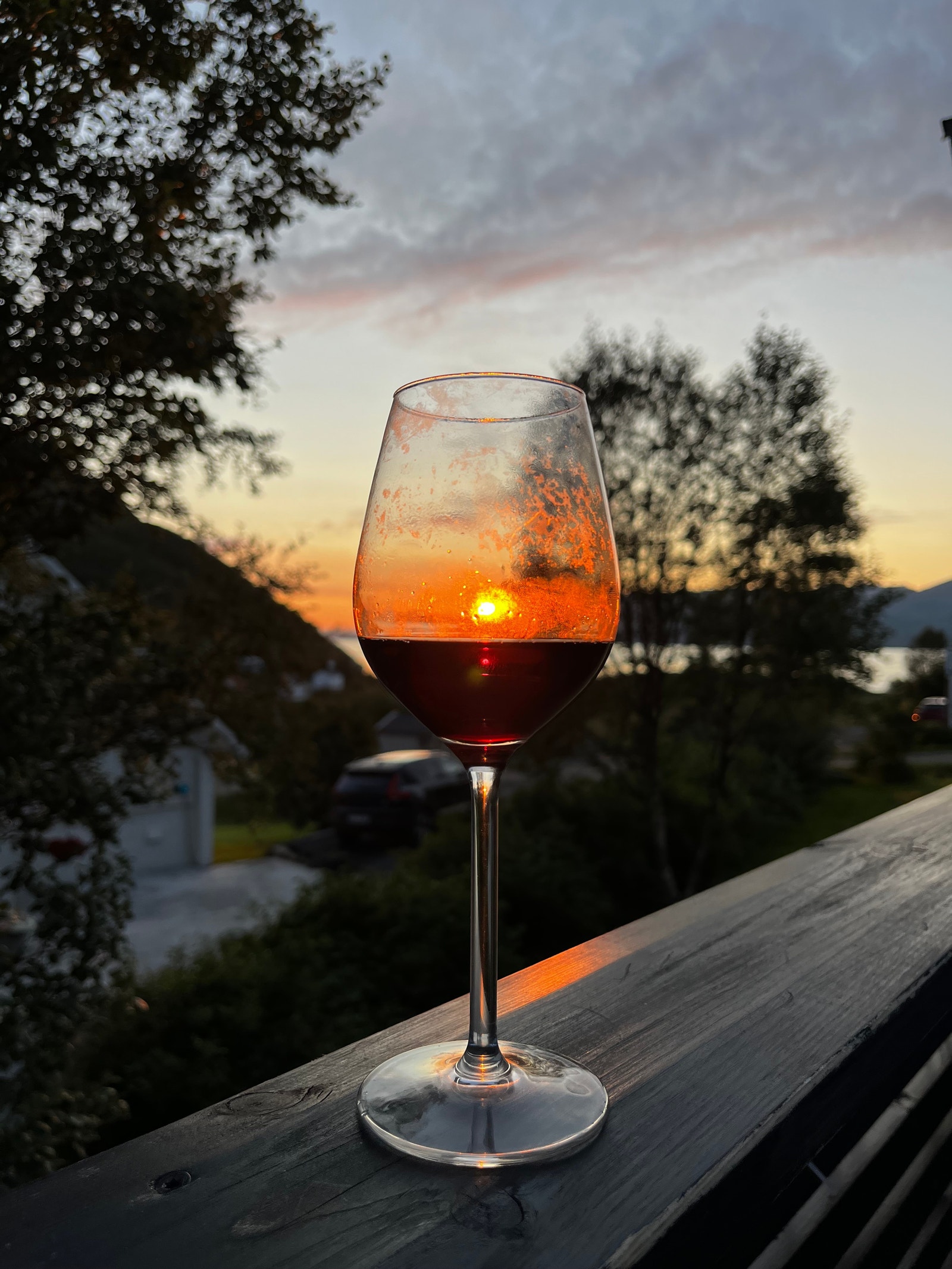 Stemningsbilde en tidlig høstkveld på verandaen Galleribilde