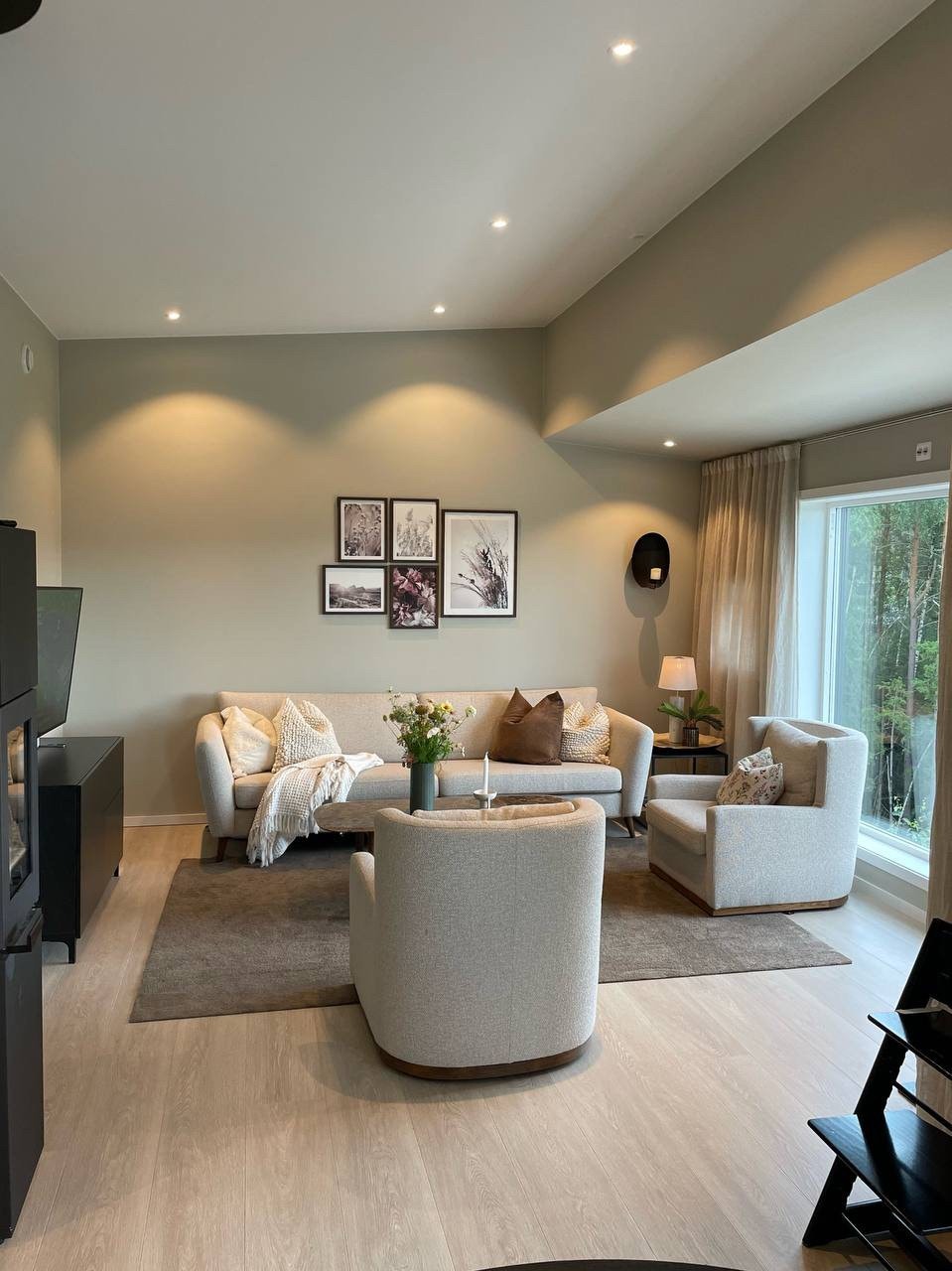 Stue med god takhøyde Galleribilde