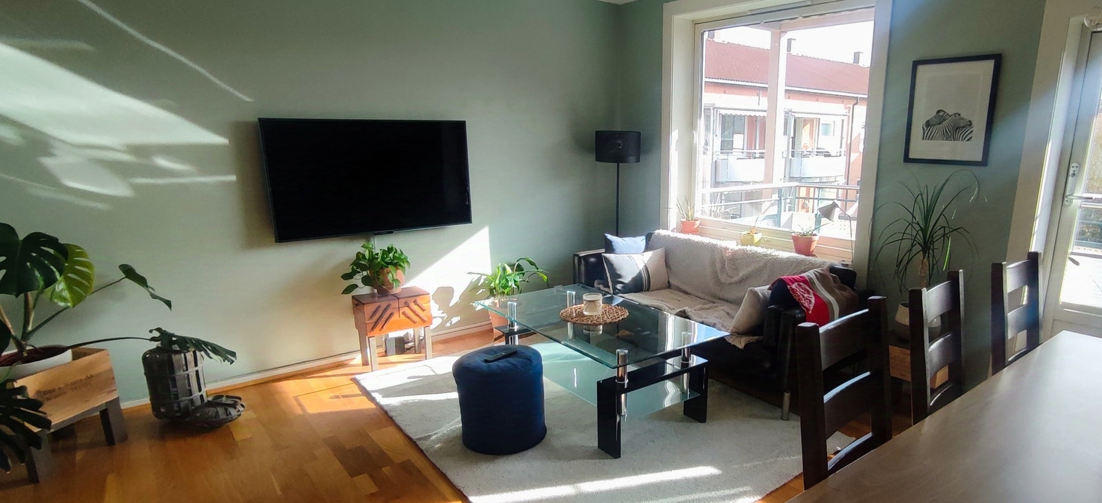 Stor hyggelig stue med god plass. Galleribilde