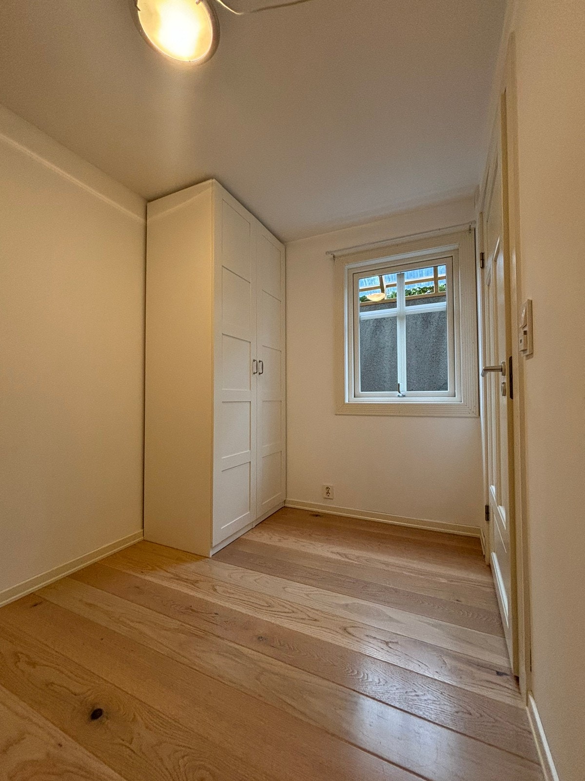 Vindu på soverom Galleribilde