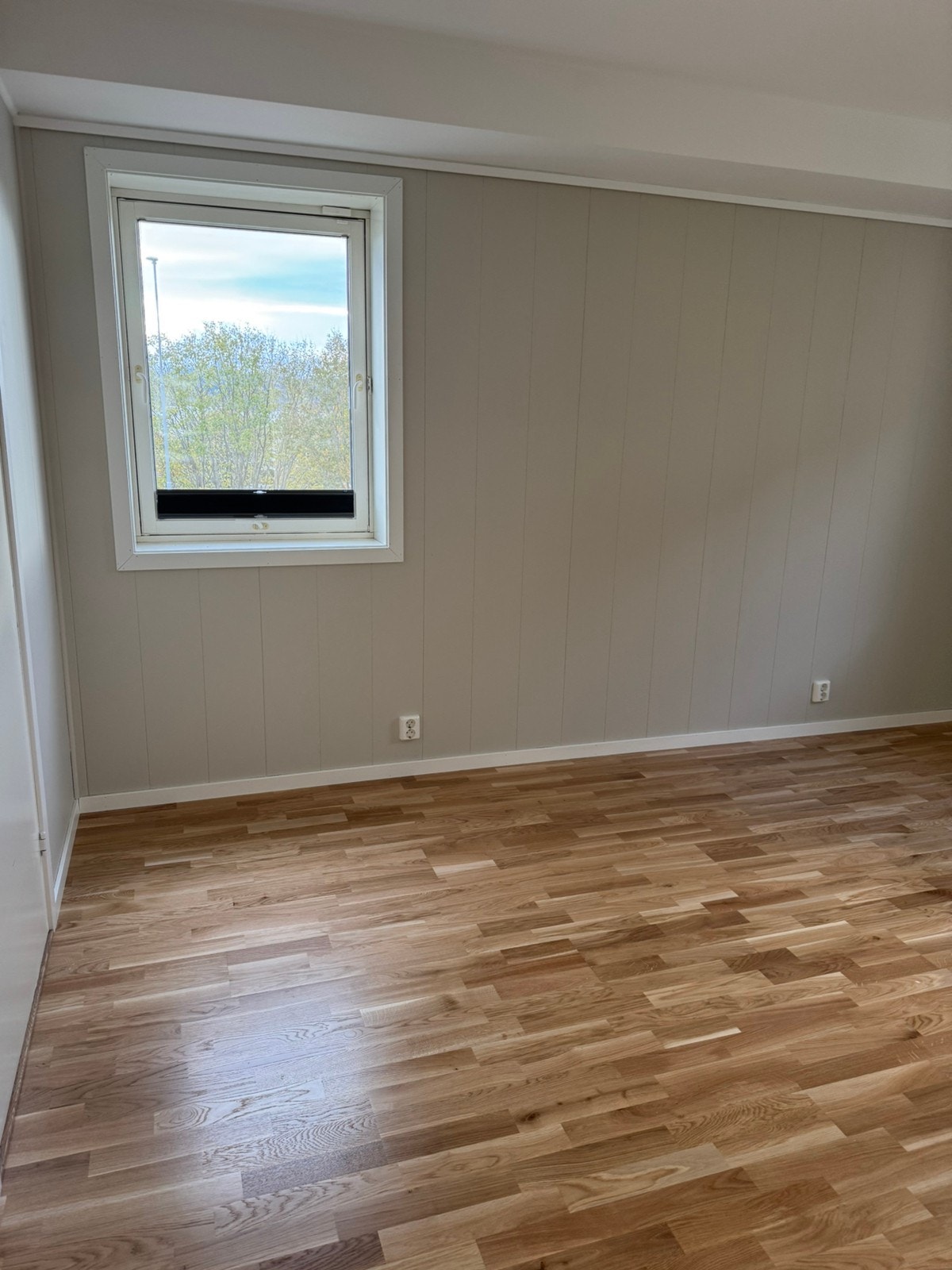 Stort soverom umøblert Galleribilde