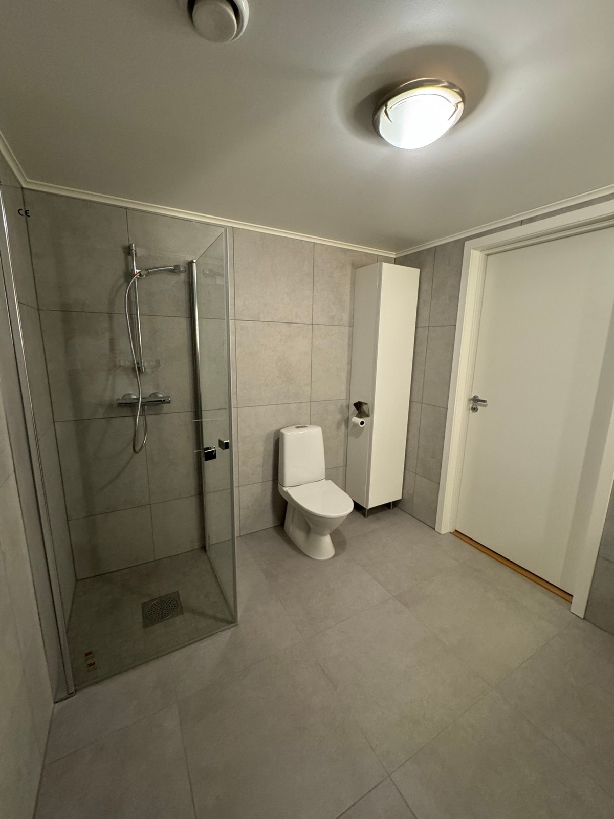 Bad umøblert Galleribilde