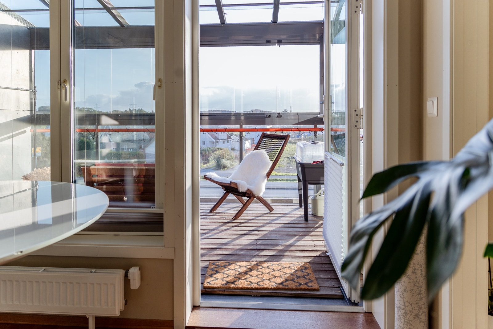 Sett fra stuen ut til balkong Galleribilde