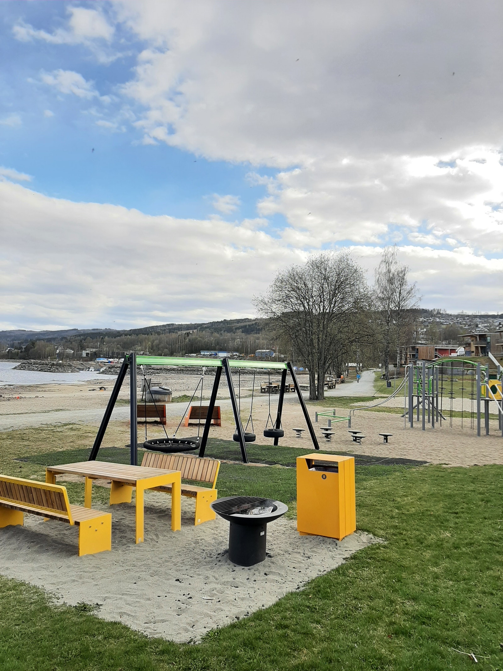 Nærområde Rambekkvika lekeplass 4 minutter Galleribilde