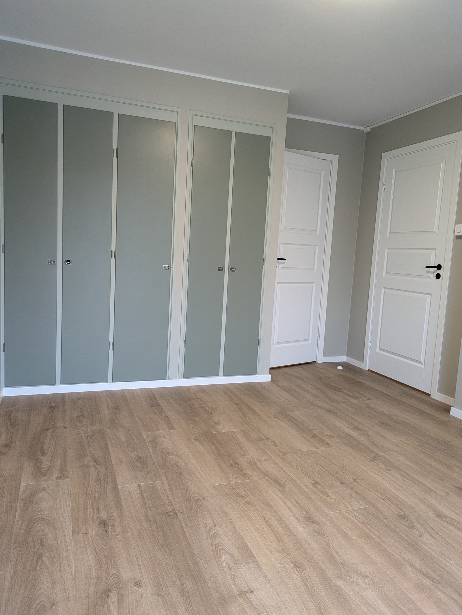 Klesskap Galleribilde