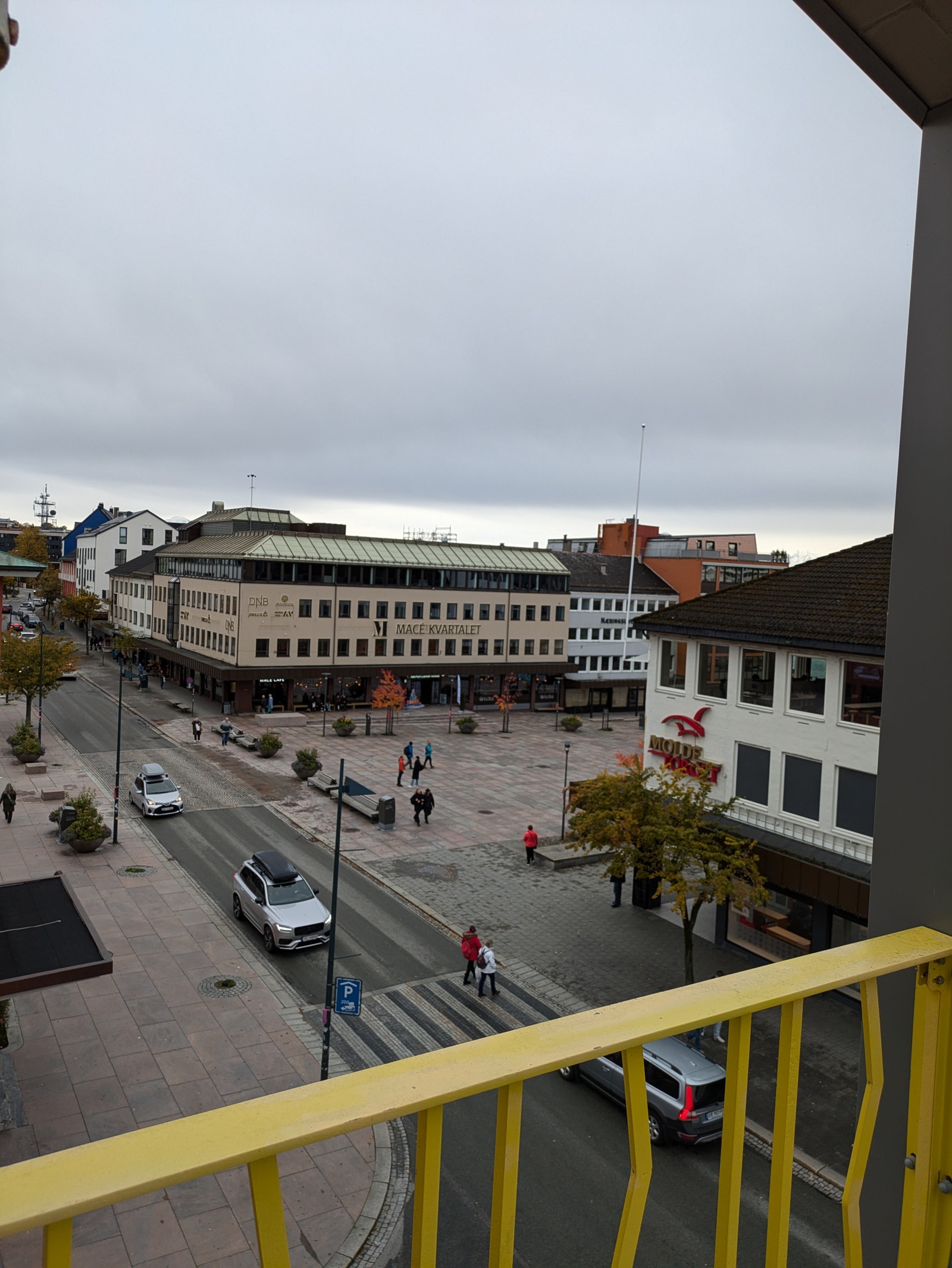 Utsikt fra balkong. Galleribilde