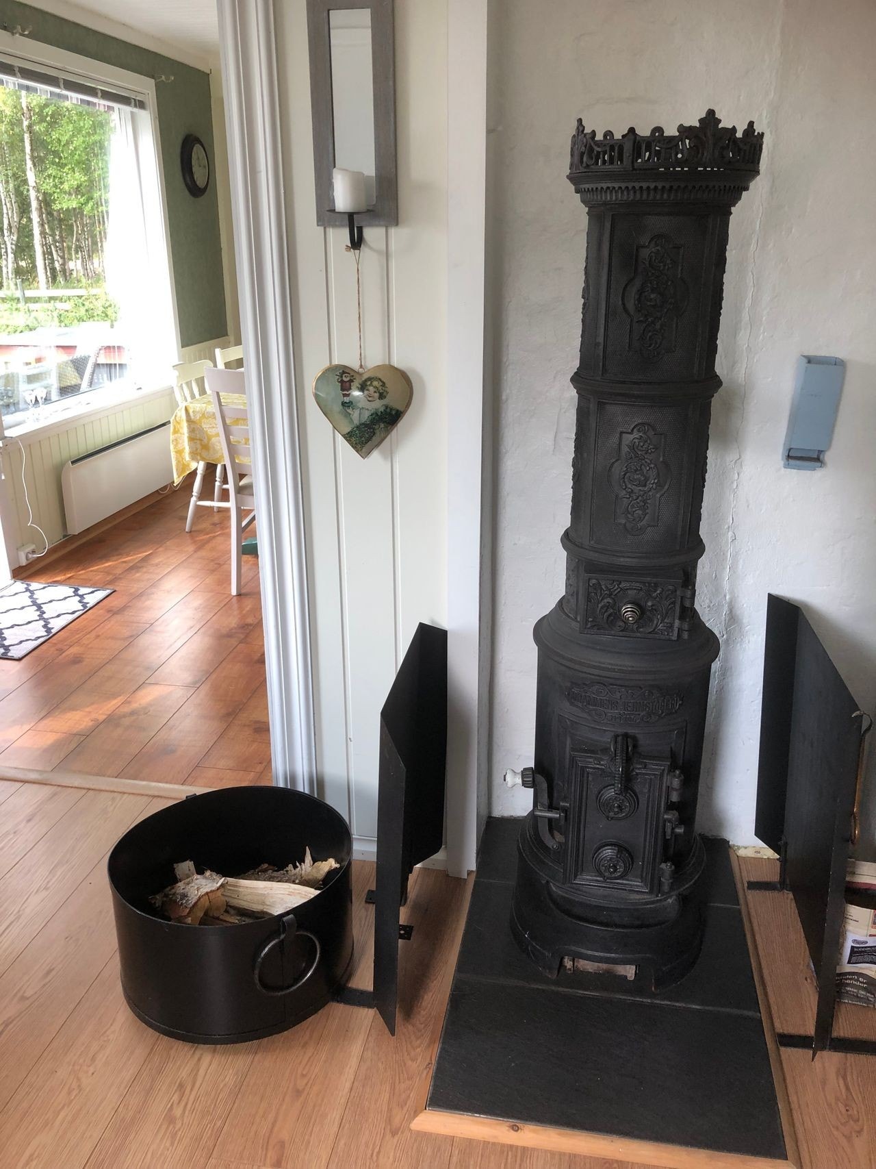 Vedovn på kjøkken Galleribilde