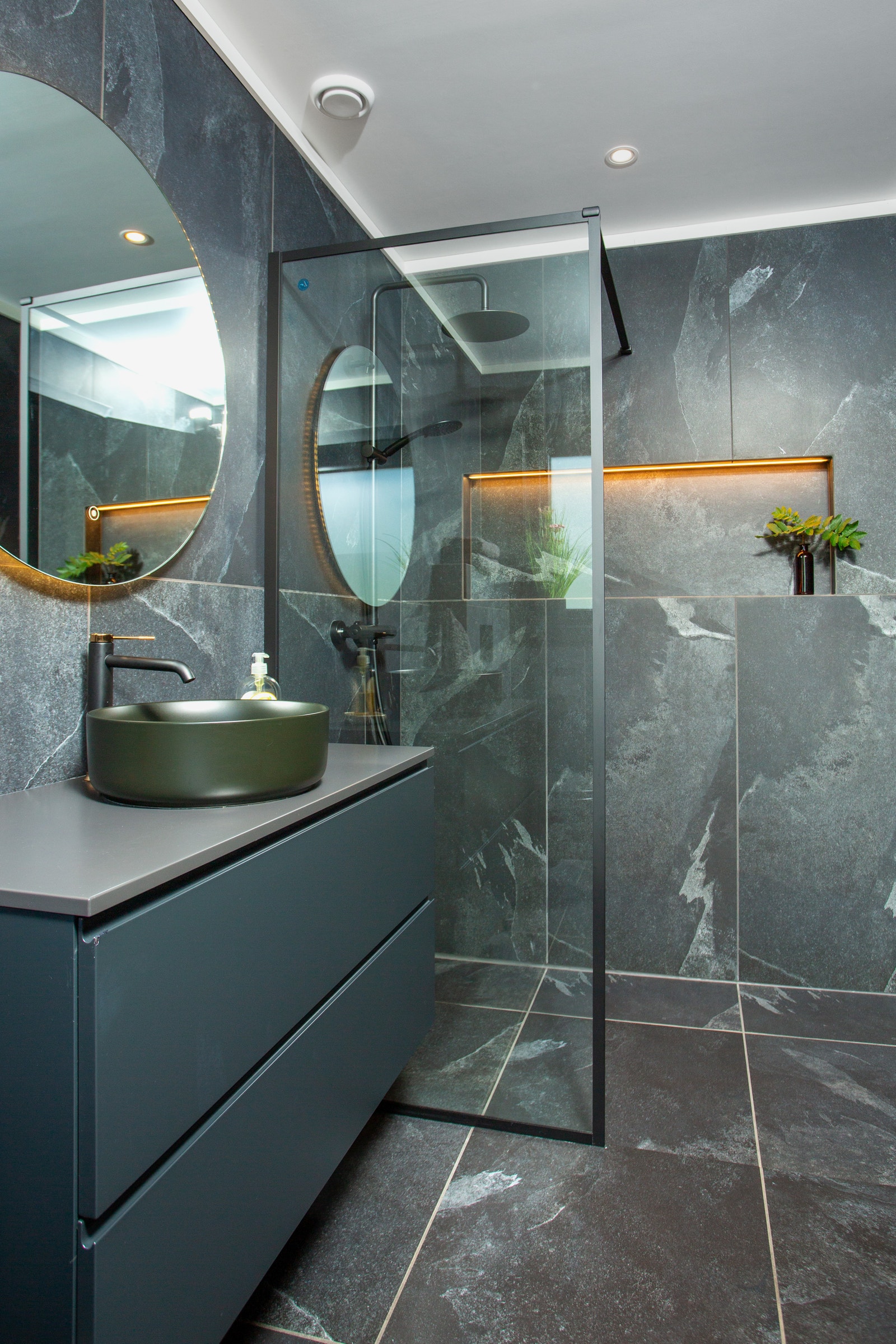 Bad nede Galleribilde