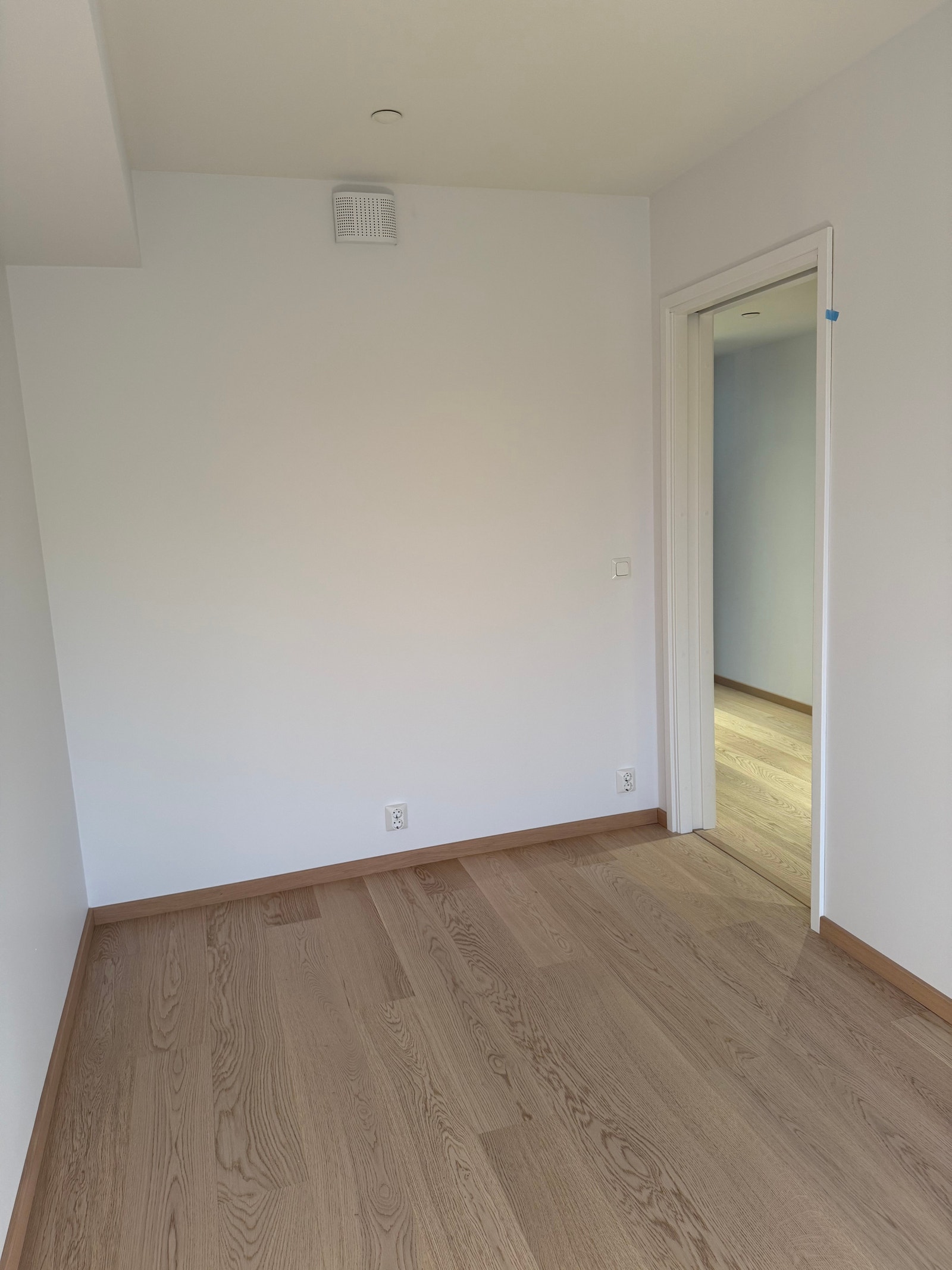 soverom med "his and hers" løsning Galleribilde