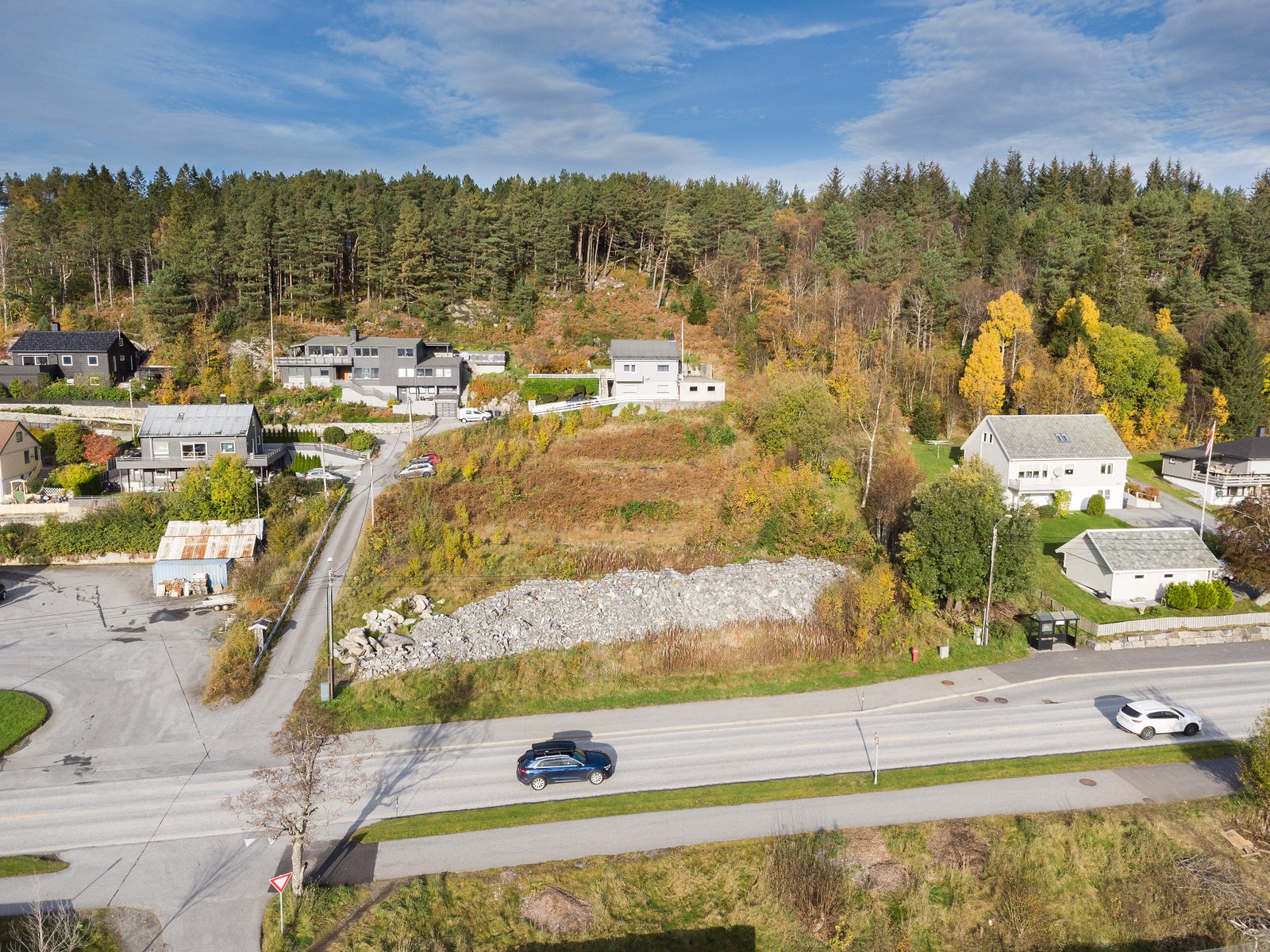 Her kommer en 6-mannsbolig samt 2 eneboliger. Galleribilde