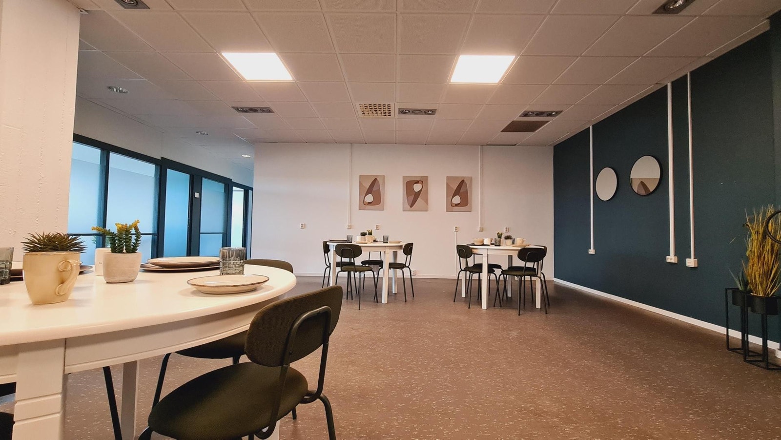 Spiseareal tilgjengelig Galleribilde