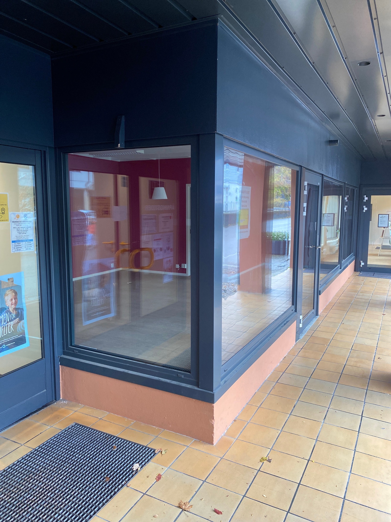 Lonevågen 5 inngangsparti egen inngang! Galleribilde