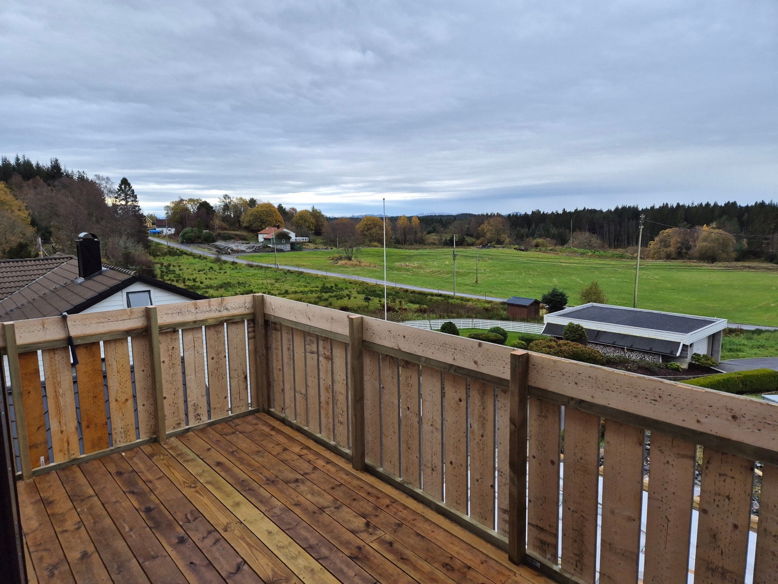 Hybelleilighet(Hoveddel) 1 - 2 etasje terrasse. Galleribilde