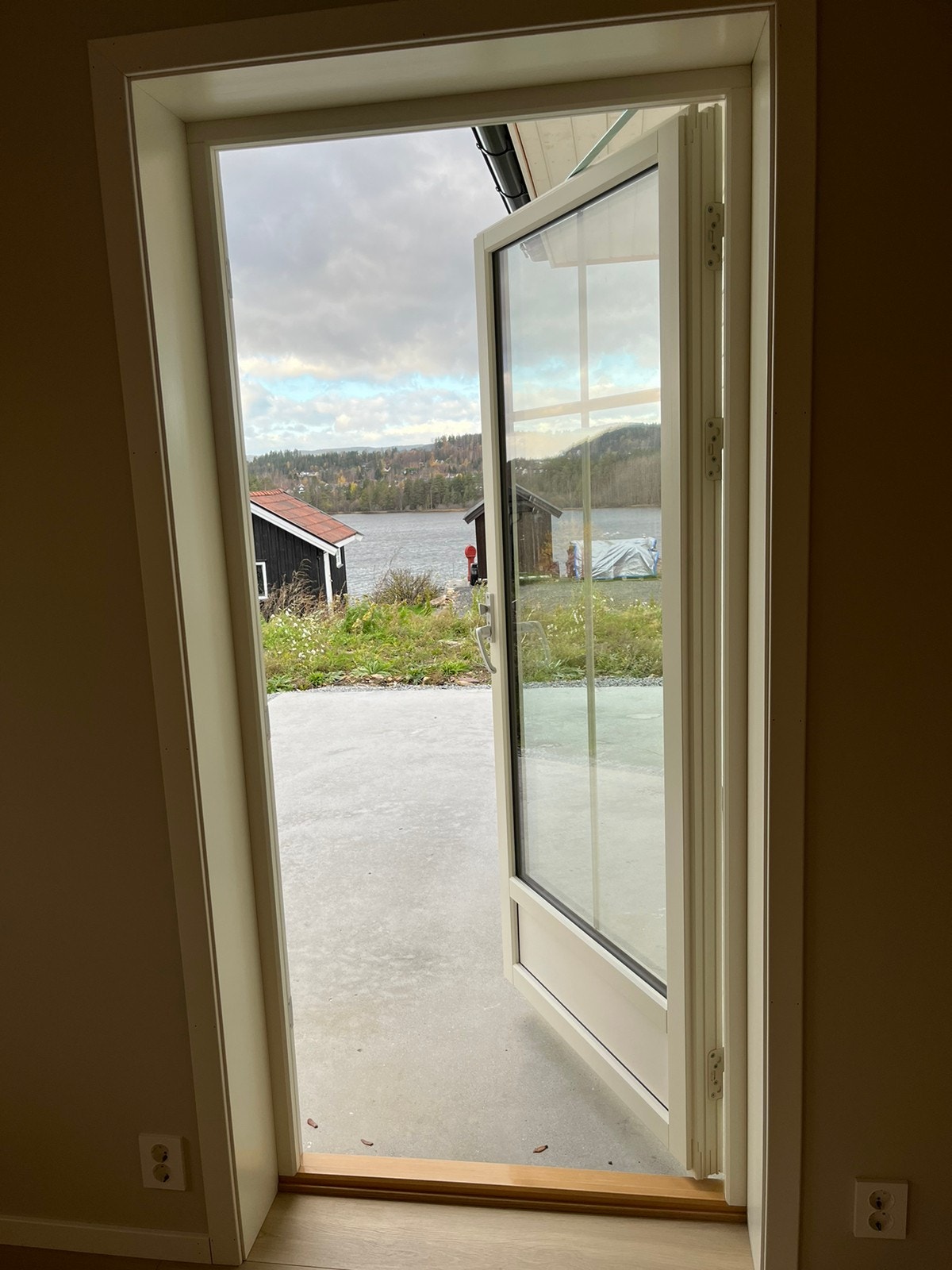 Utgangsdør til uteplass Galleribilde