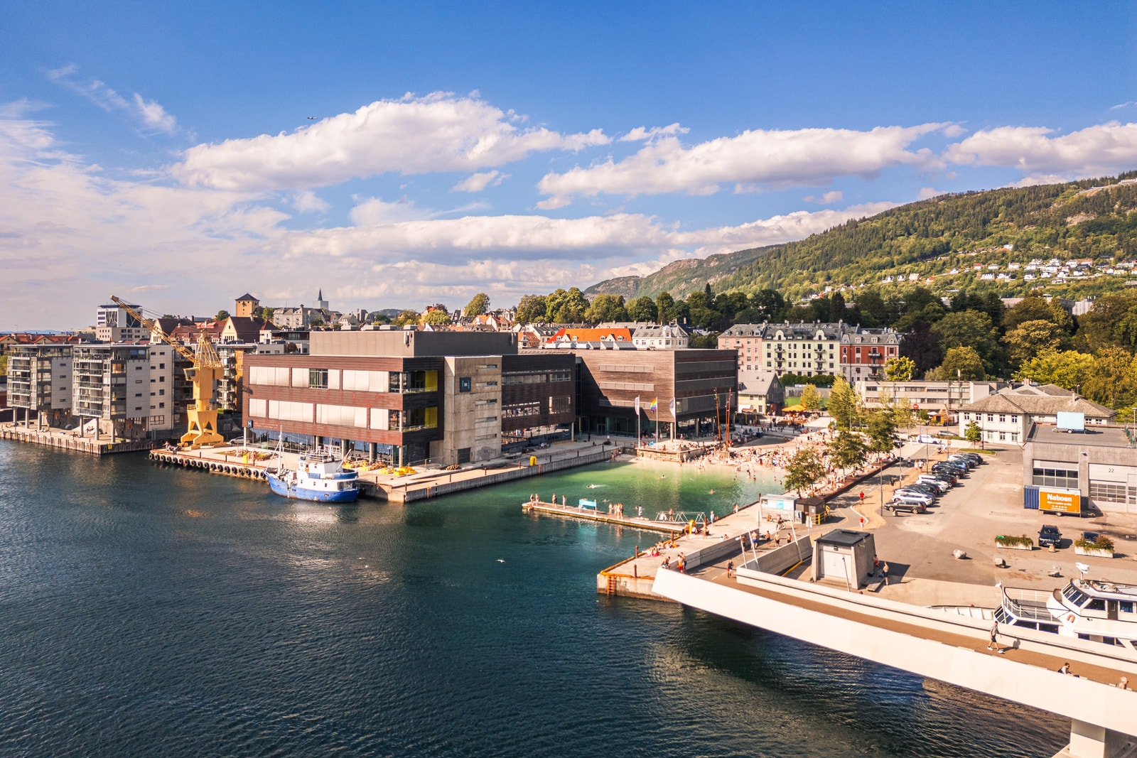 Den populære Bystranden er blitt et yndet badested for bergenserne Galleribilde