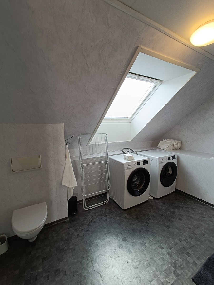 Bad 2 i 2 etg med vaskemaskin og tørketrommel Galleribilde