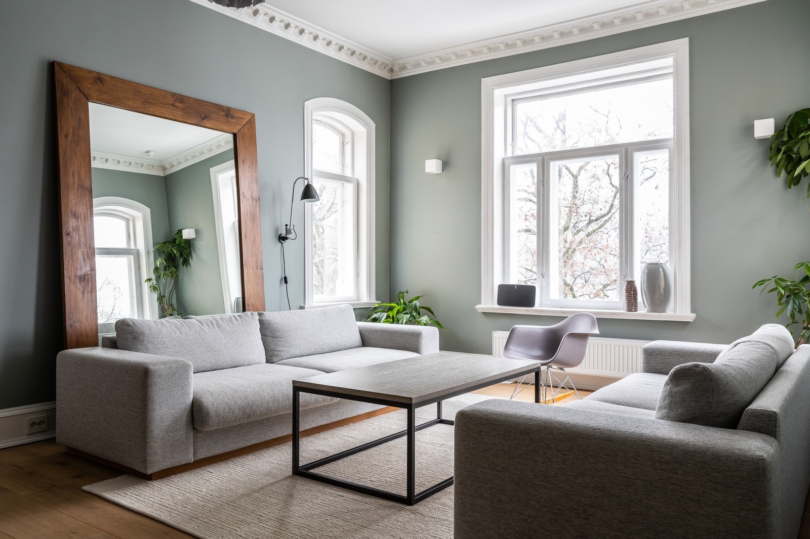 Rommene er meget romslige og har en generøs takhøyde på ca. 3 meter Galleribilde