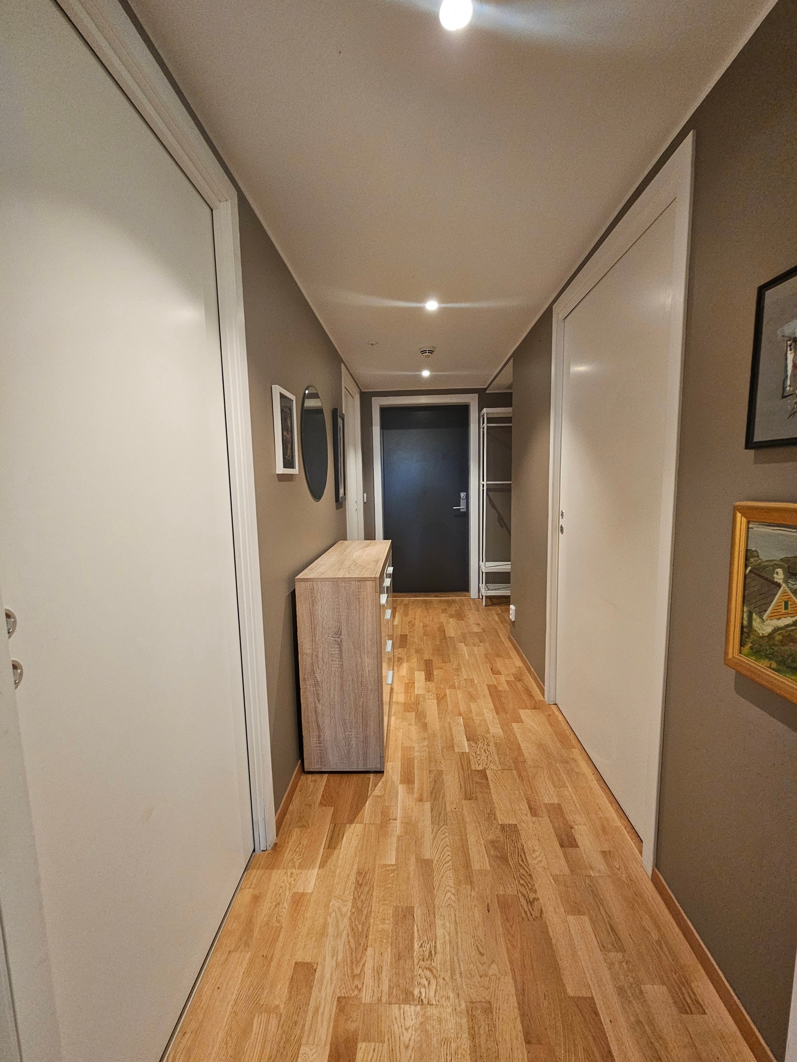 Gang mot ytterdør Galleribilde