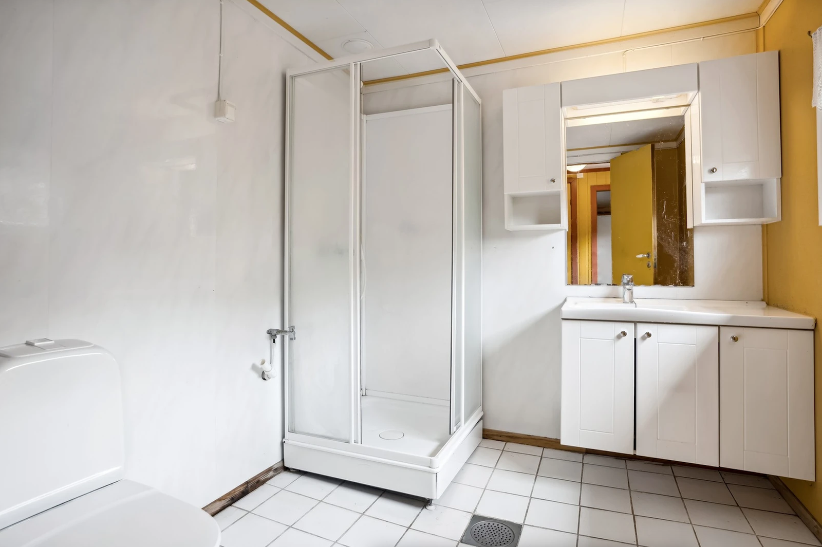 Bad, med Miele vaskemaskin (ikke på bildet). Galleribilde