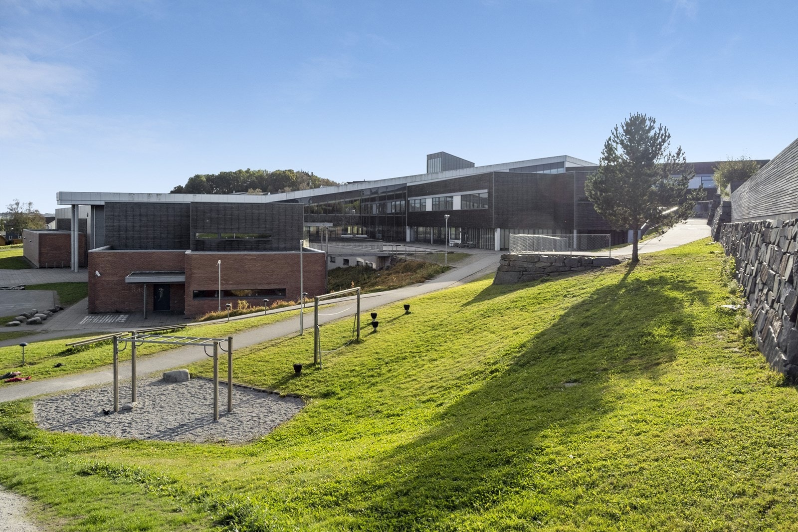 Skadberg Skole Galleribilde