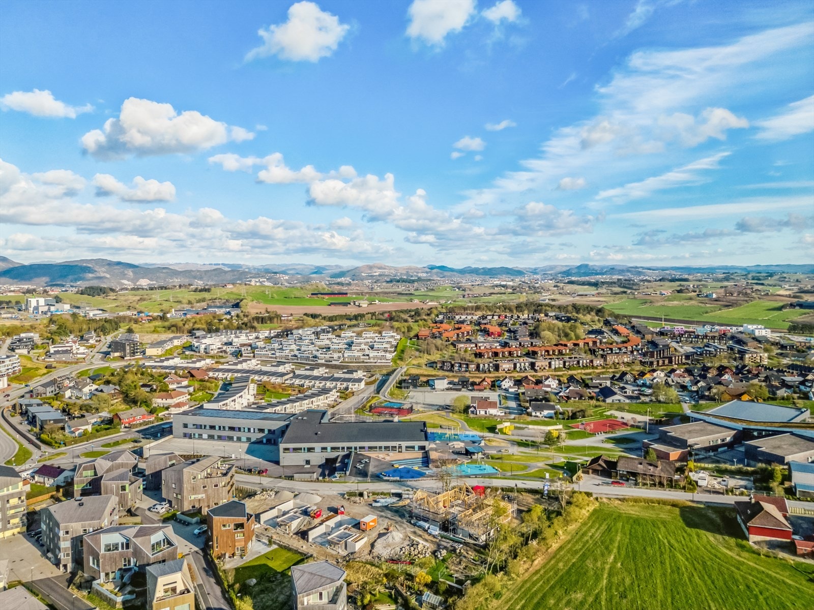 I nærområdet bor det mange barnefamilier. Kort vei til Stavanger, Sandnes og Forus Galleribilde