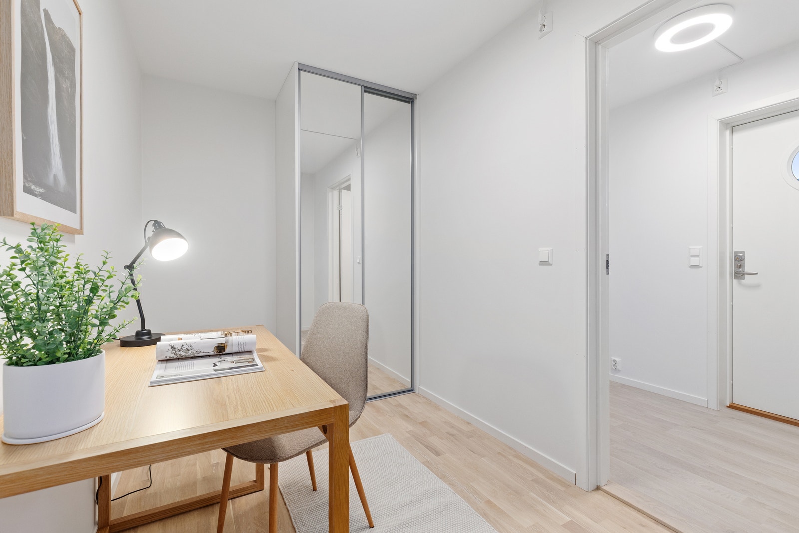 Soverom 3, innreidd som kontor. Galleribilde