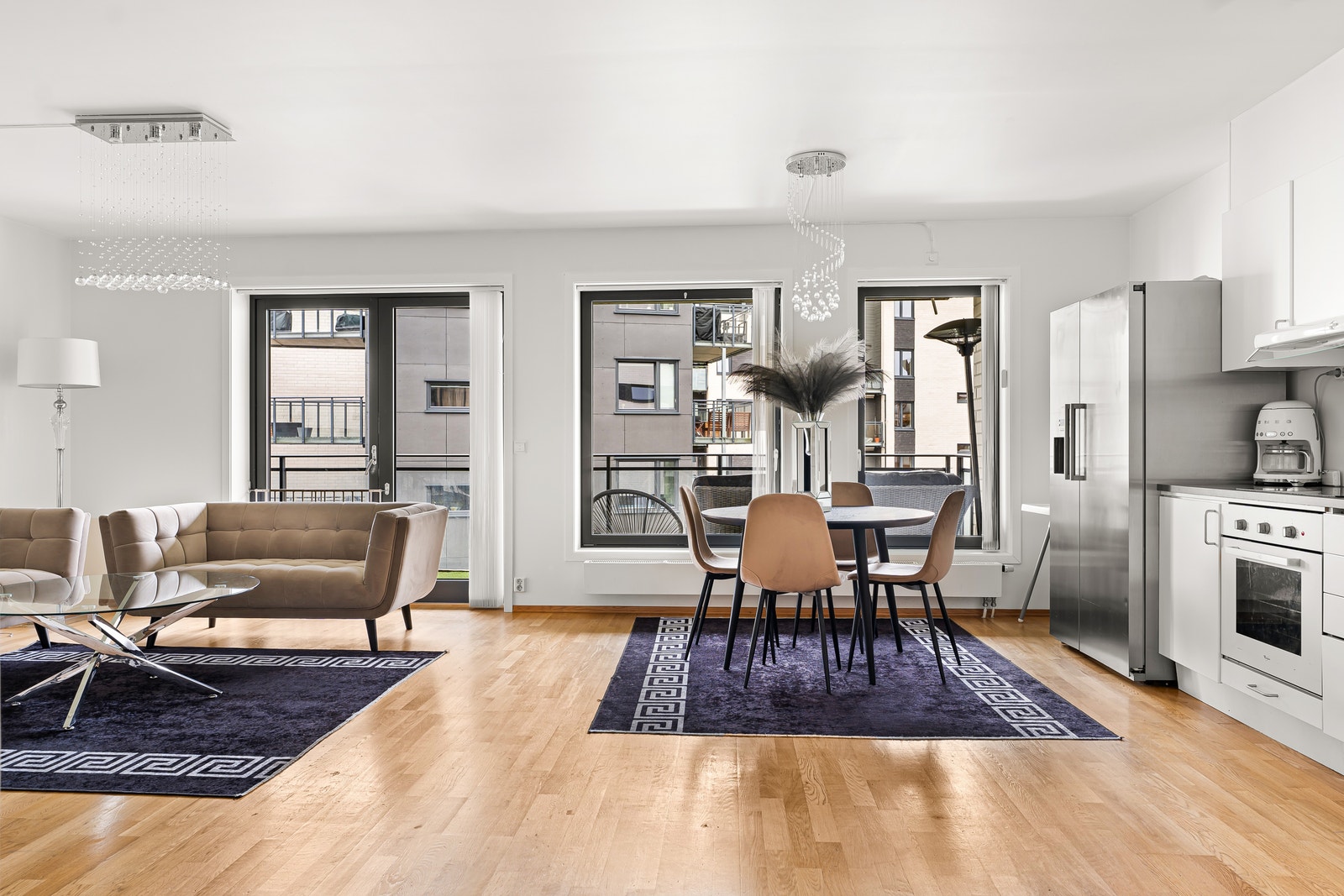 God plass til kjøkkenbord Galleribilde