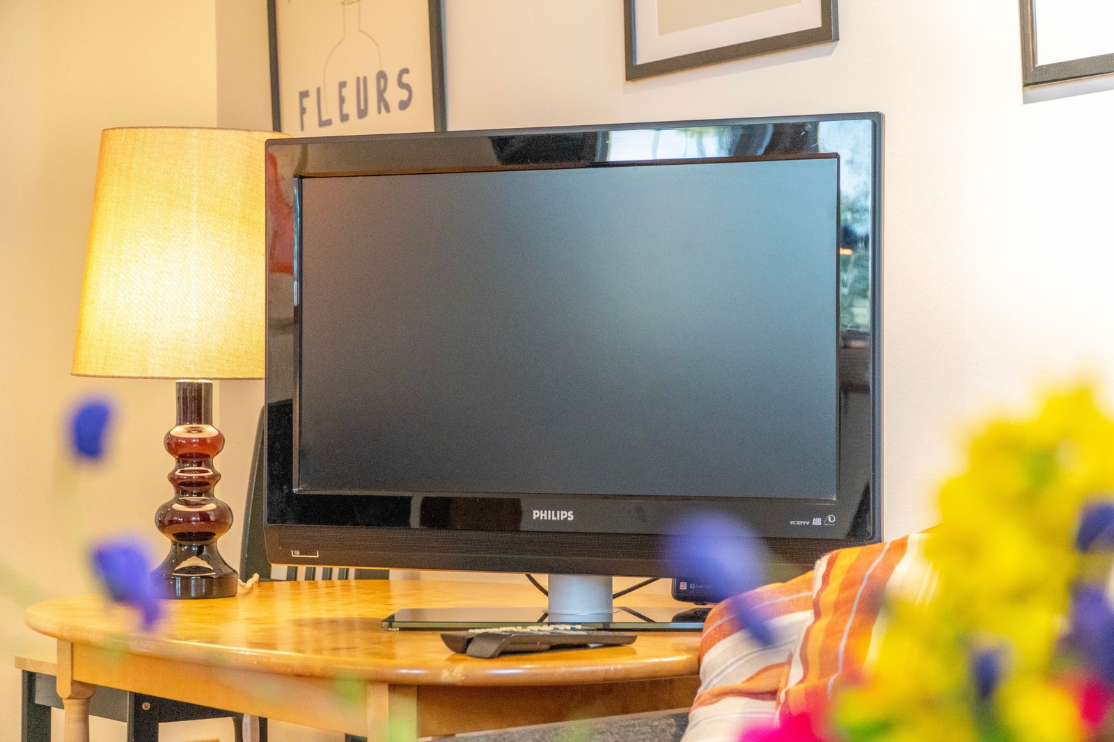 Tv med mange kanaler Galleribilde