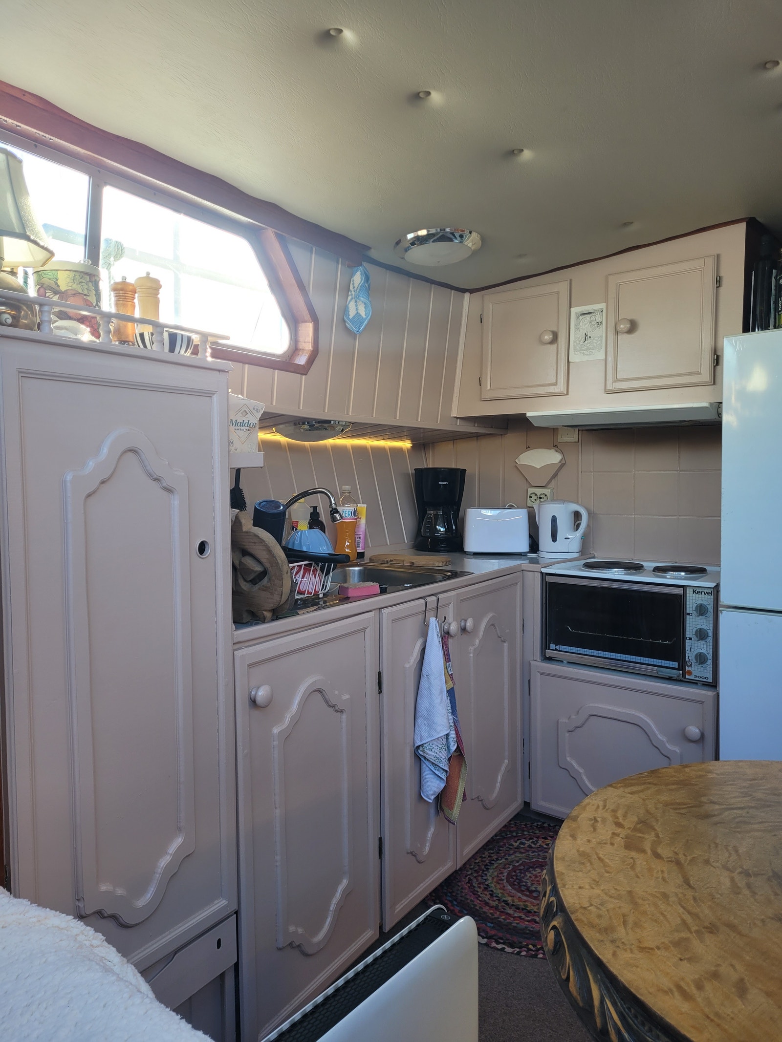 Kjøkkenet har alt du trenger. Galleribilde