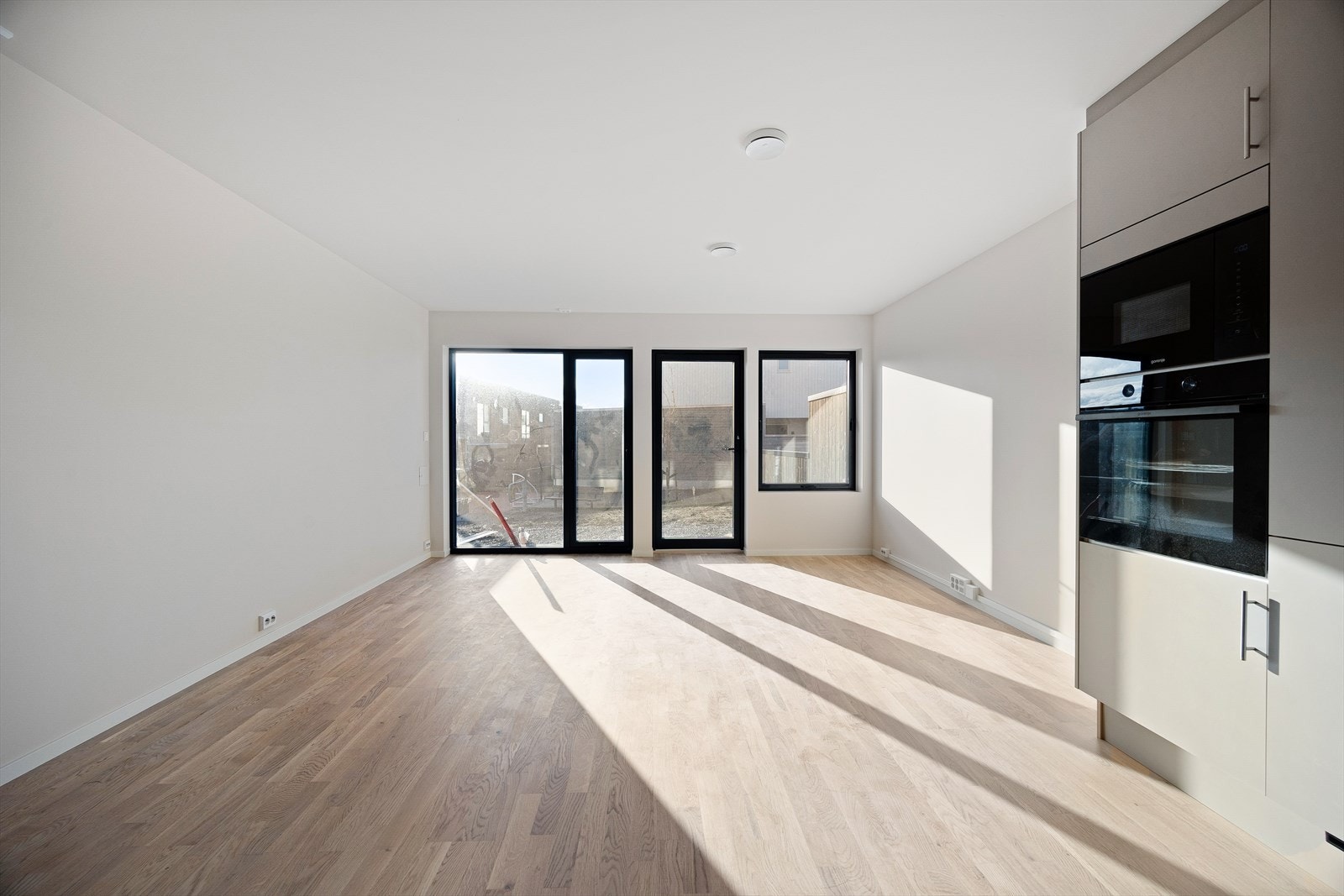 Åpen løsning i stue og kjøkken i 1.etasje. Galleribilde