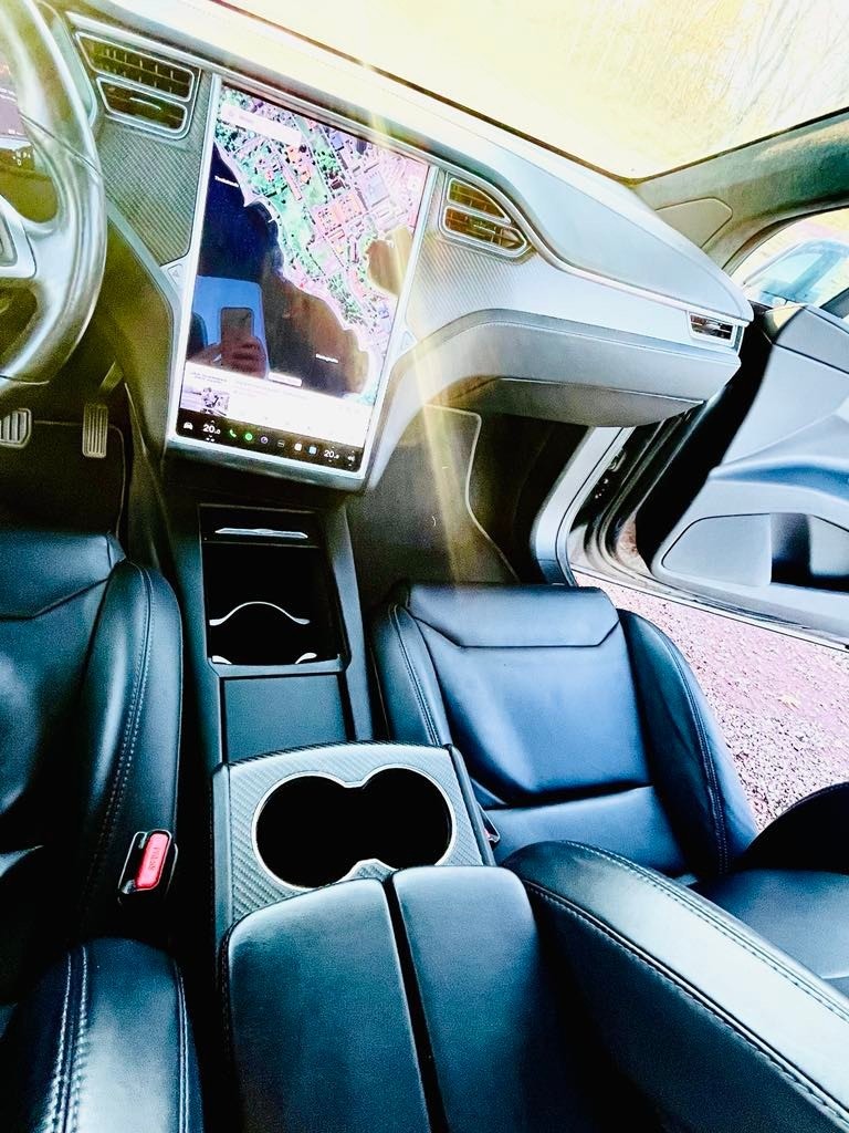 Tesla Model X 15